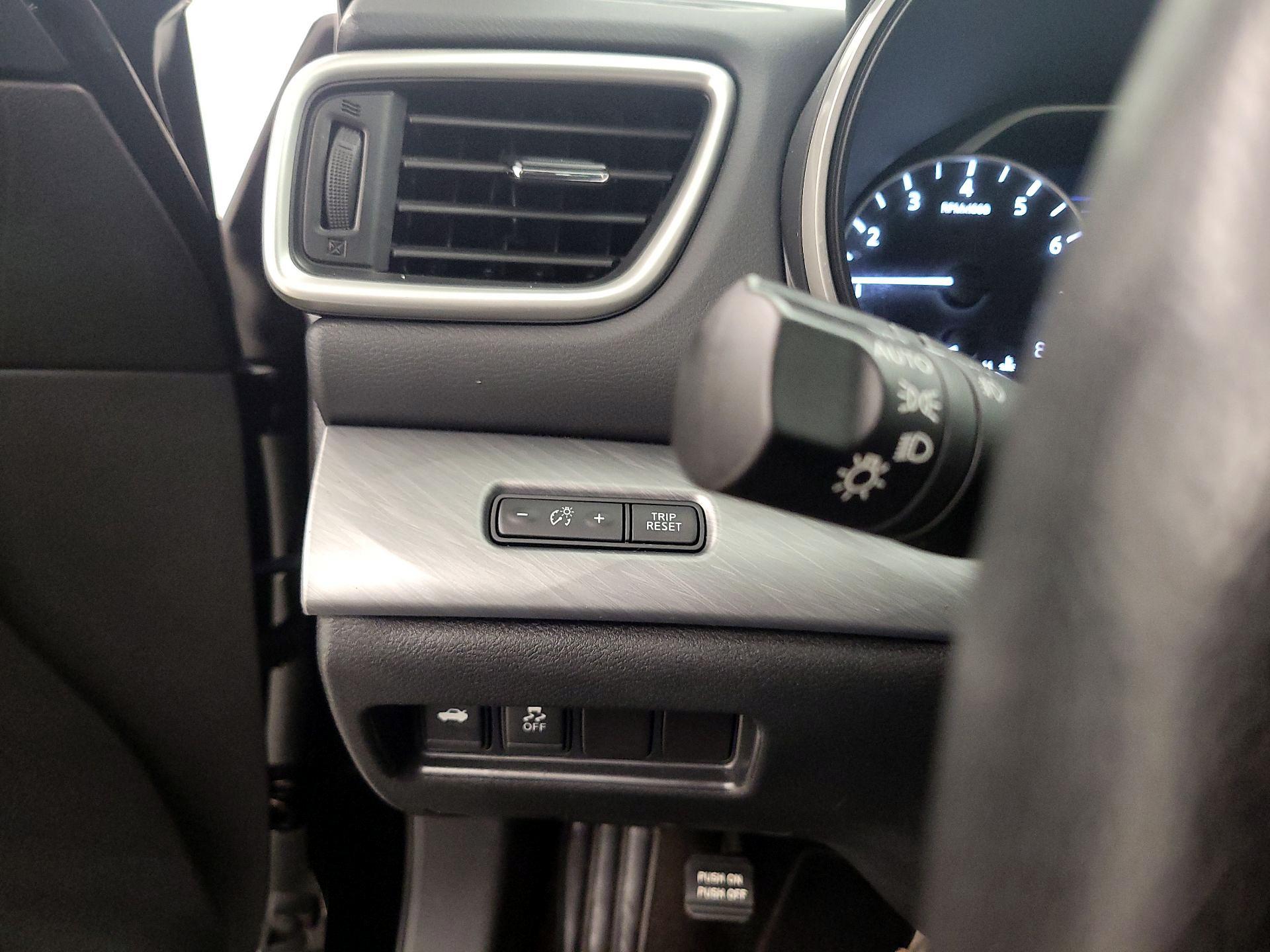 Thumbnail: 2016 Nissan Maxima - 13