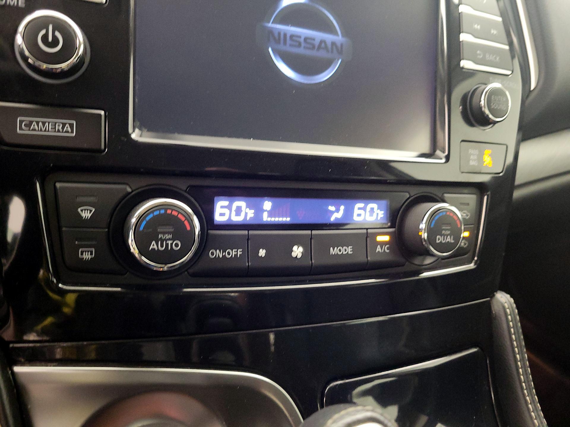 Thumbnail: 2016 Nissan Maxima - 16