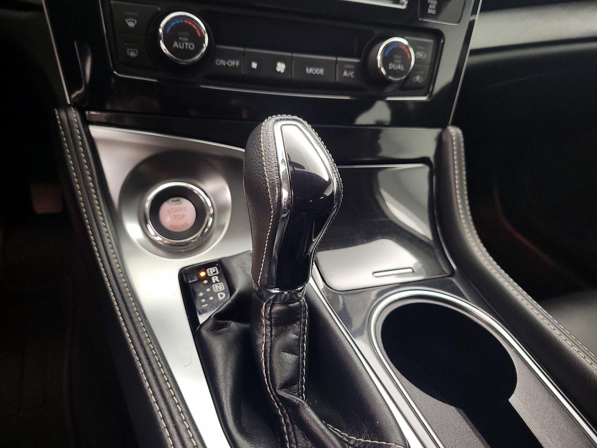 Thumbnail: 2016 Nissan Maxima - 18