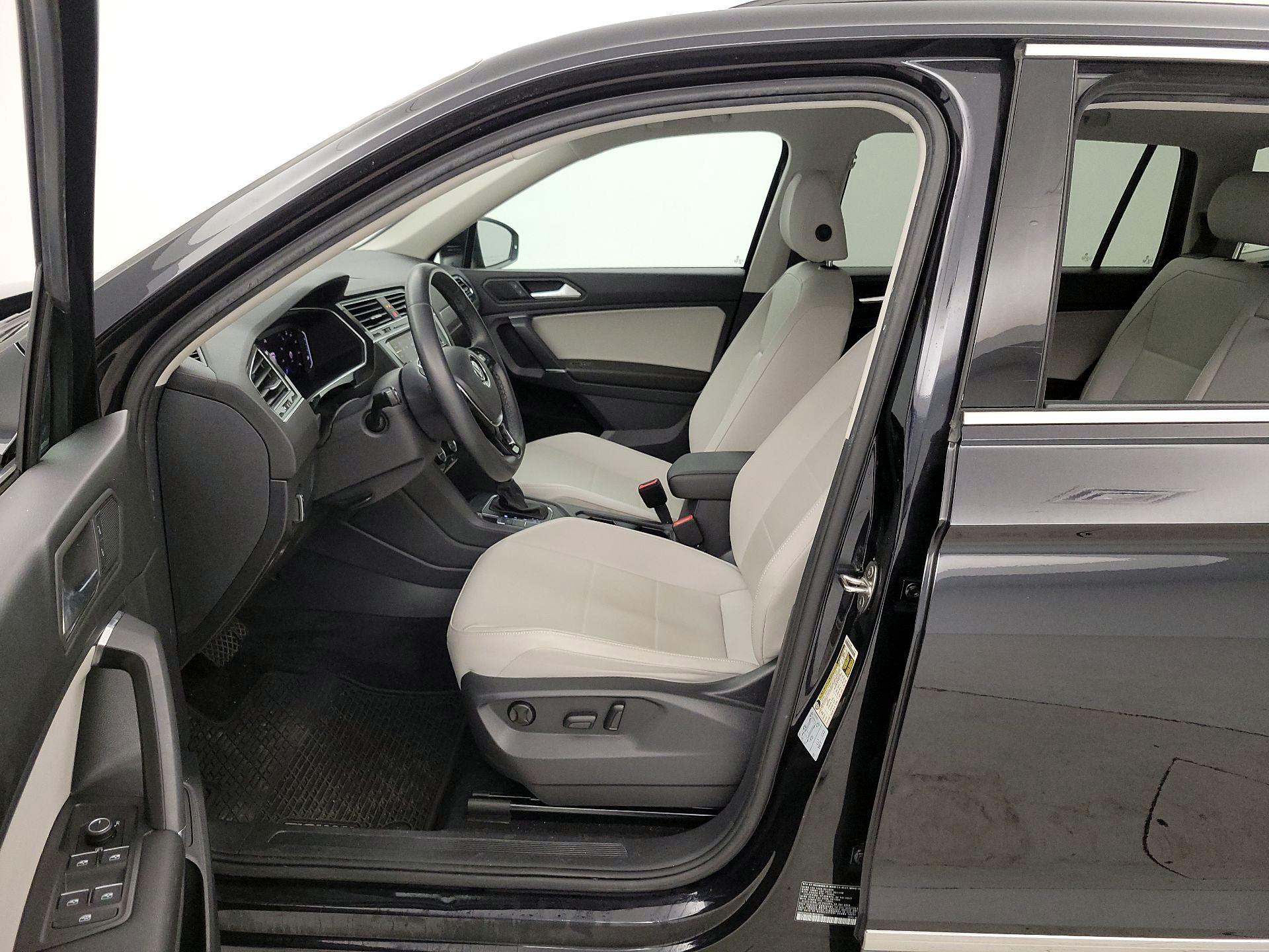 Thumbnail: 2020 Volkswagen Tiguan - 11