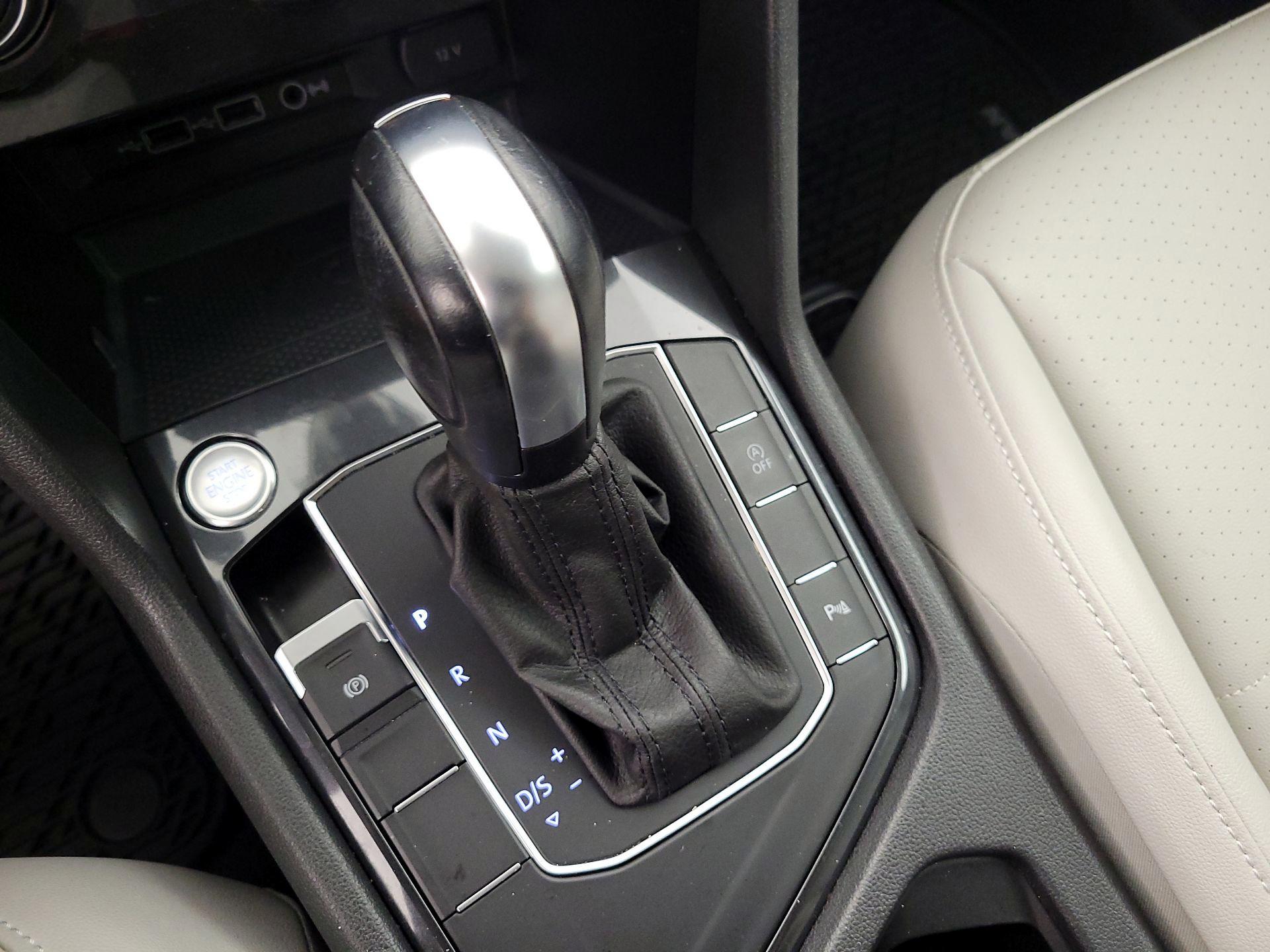 Thumbnail: 2020 Volkswagen Tiguan - 15