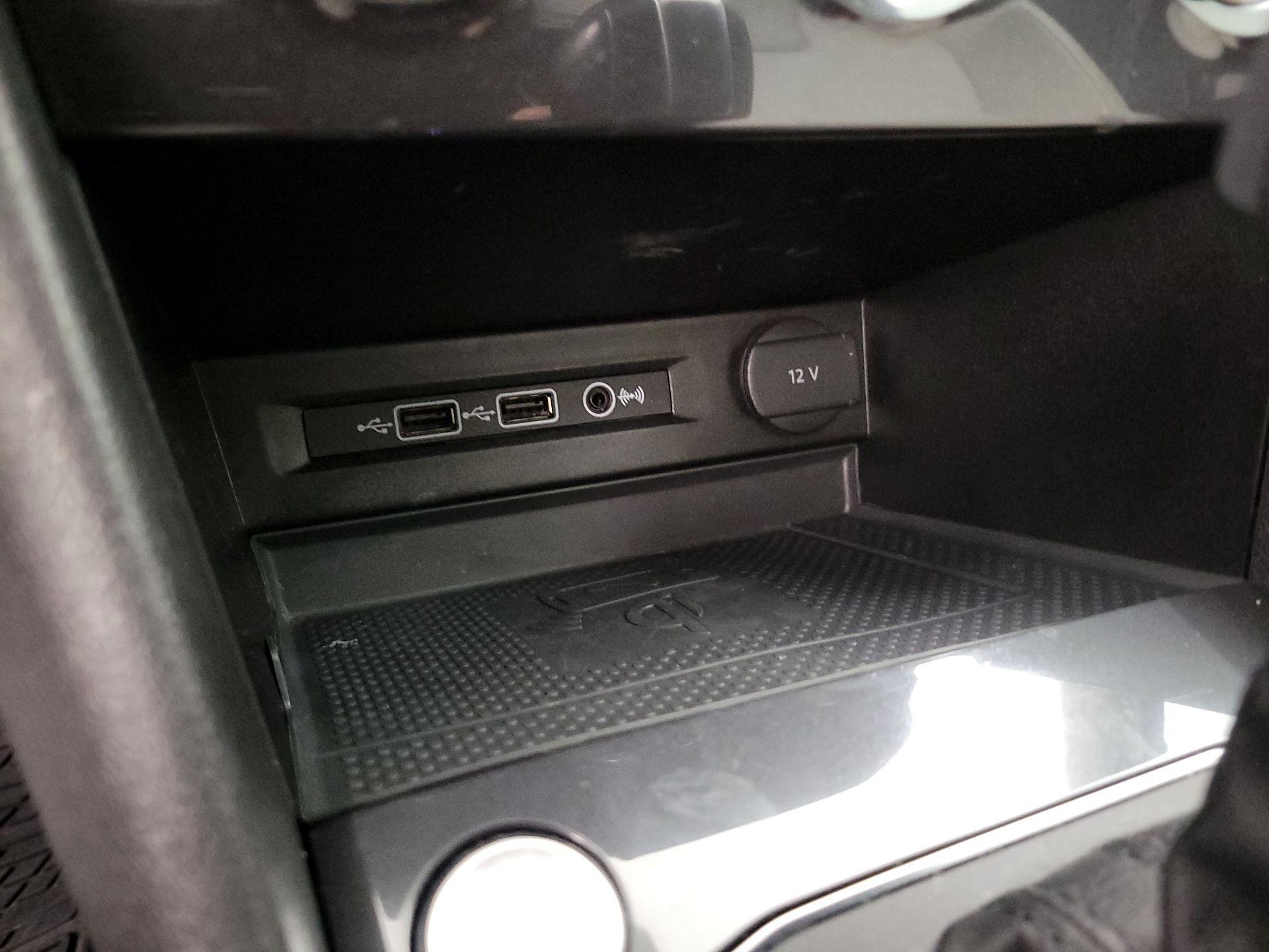 Thumbnail: 2020 Volkswagen Tiguan - 16