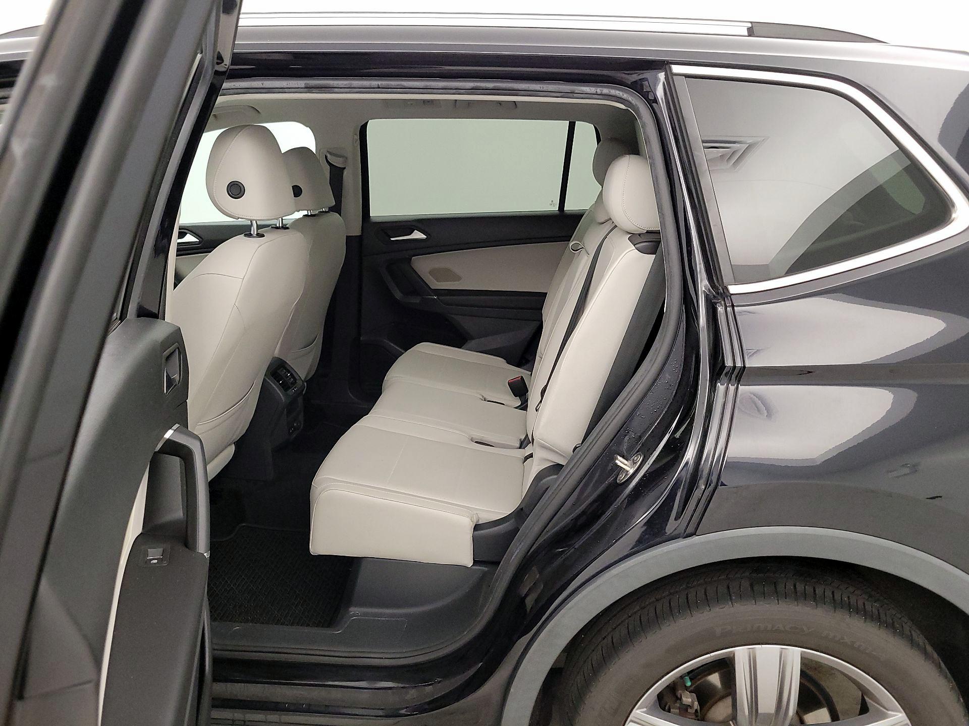 Thumbnail: 2020 Volkswagen Tiguan - 17