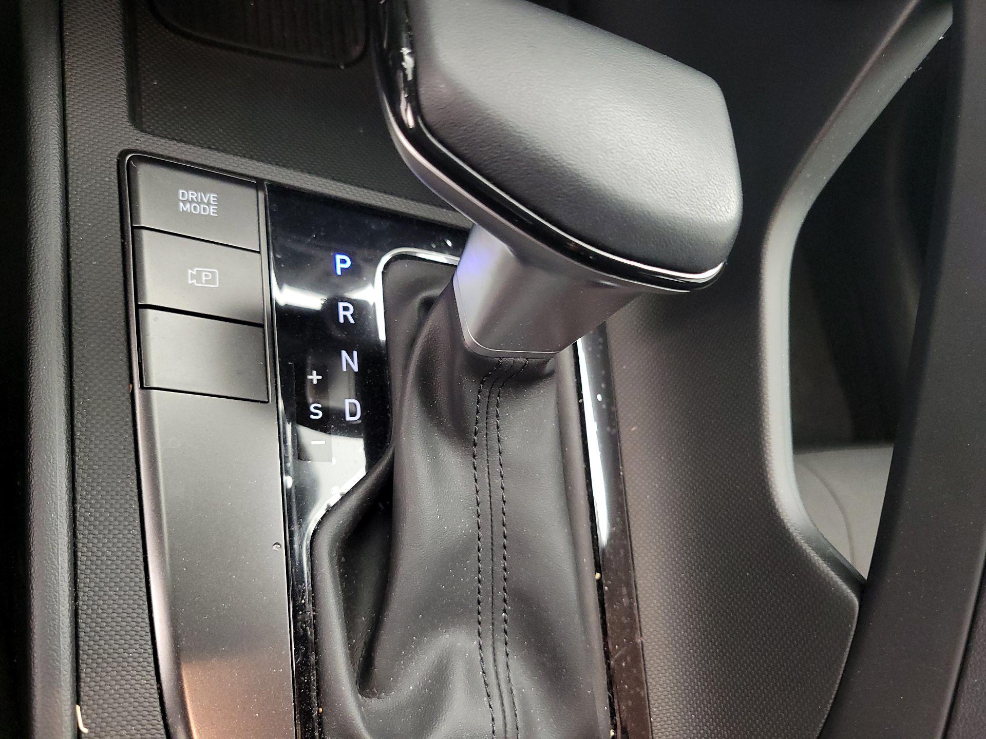 Thumbnail: 2025 Hyundai Elantra - 17