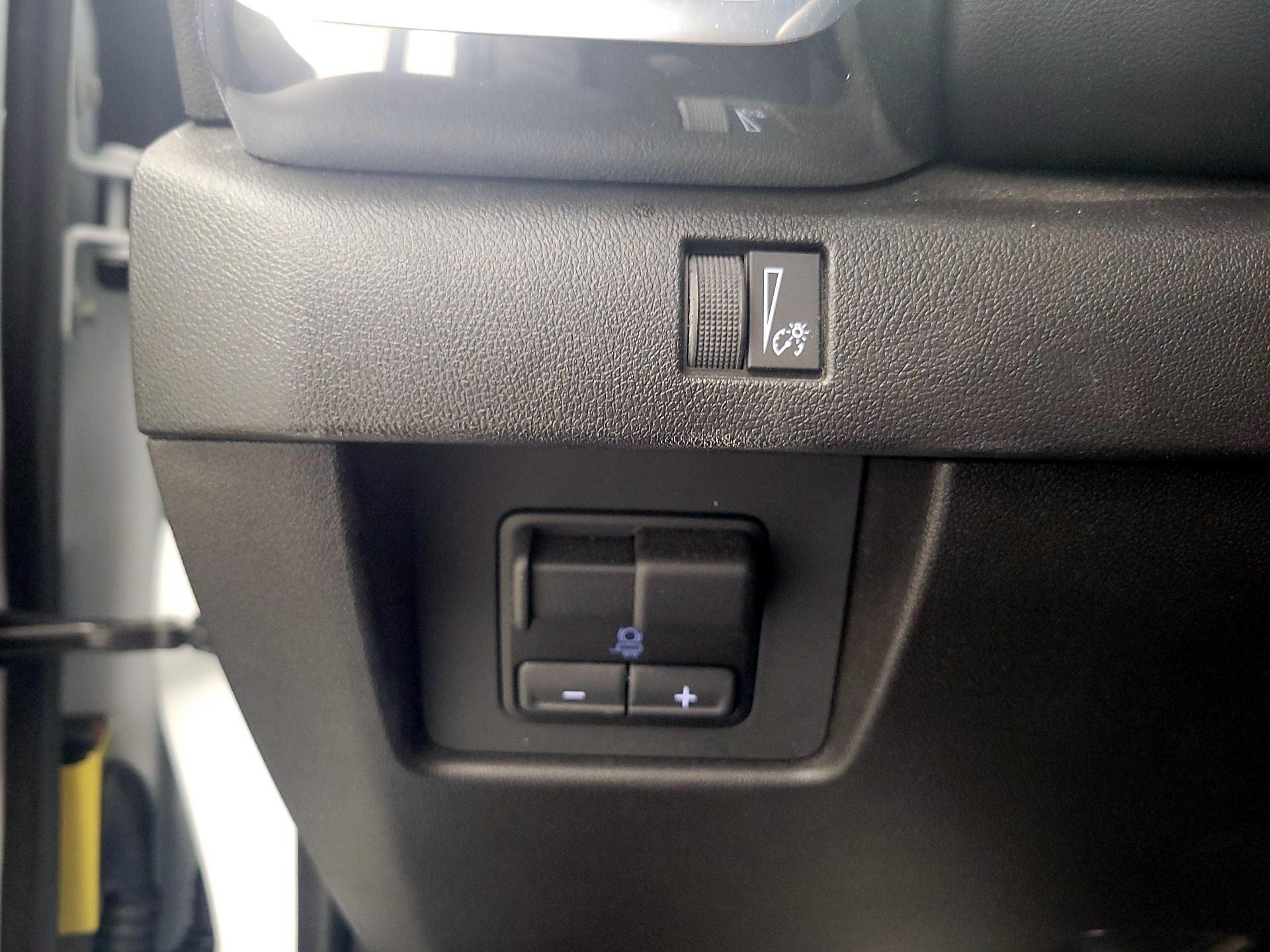 Thumbnail: 2025 GMC Canyon - 13