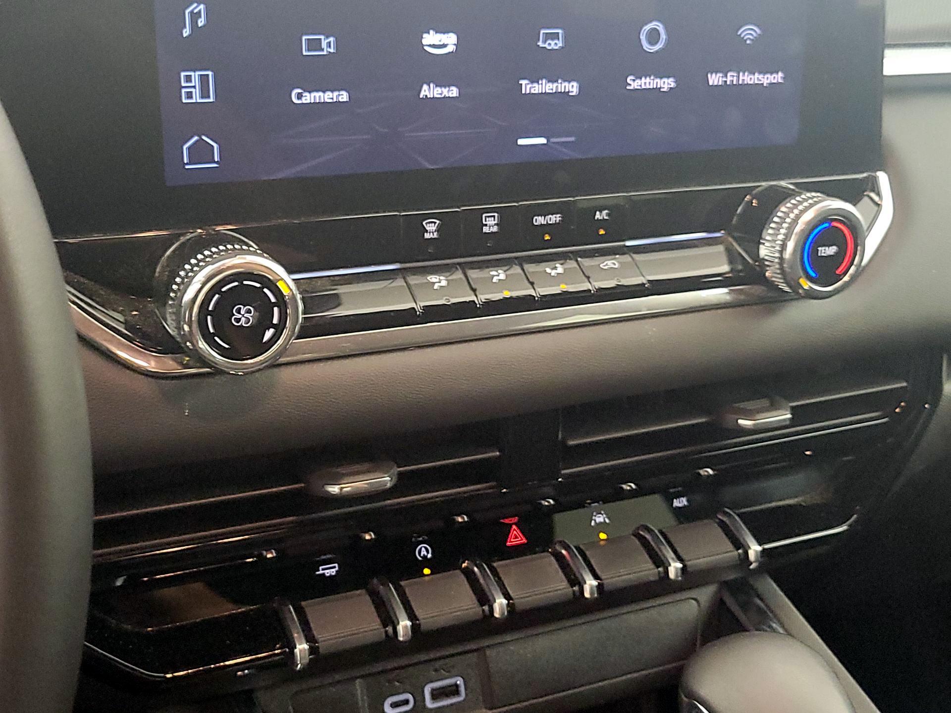 Thumbnail: 2025 GMC Canyon - 16