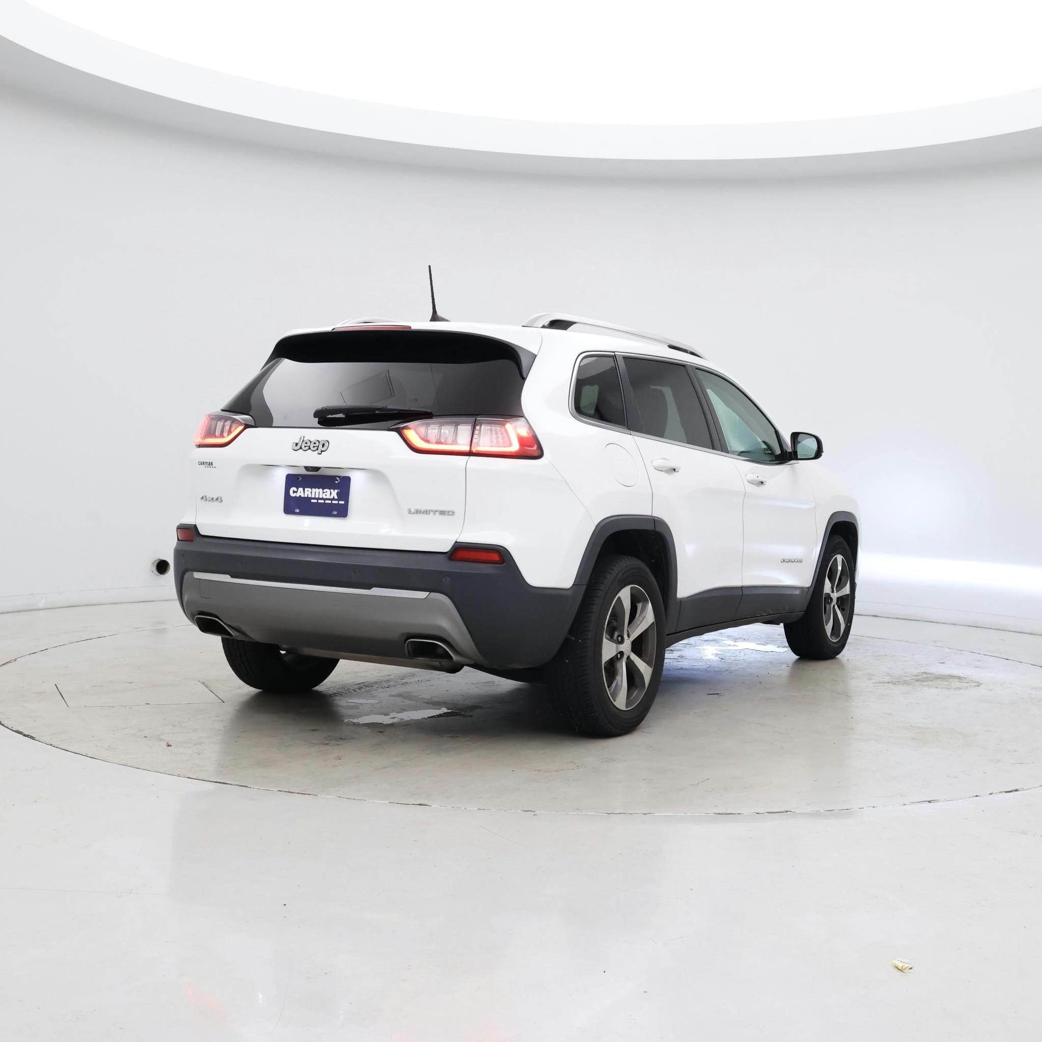 Thumbnail: 2019 Jeep Cherokee - 8