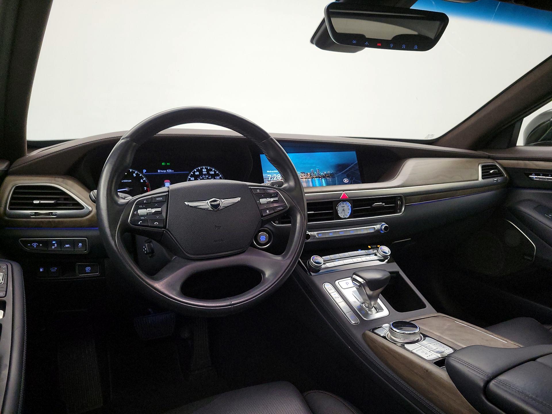 Thumbnail: 2021 Genesis G90 - 9