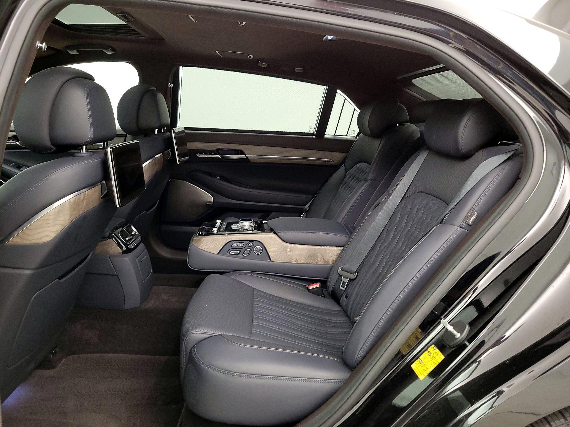 Thumbnail: 2021 Genesis G90 - 20