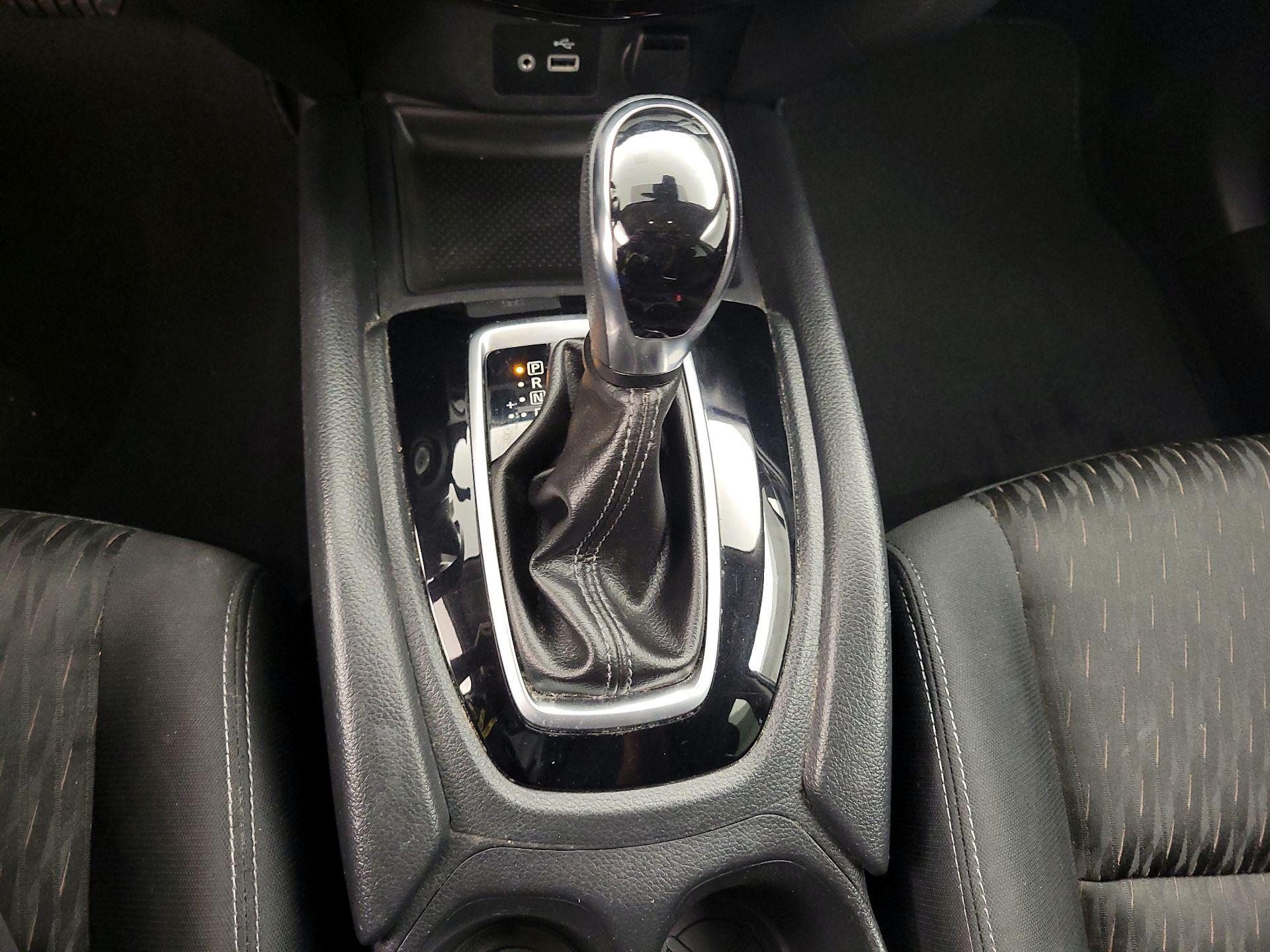 Thumbnail: 2019 Nissan Rogue - 17