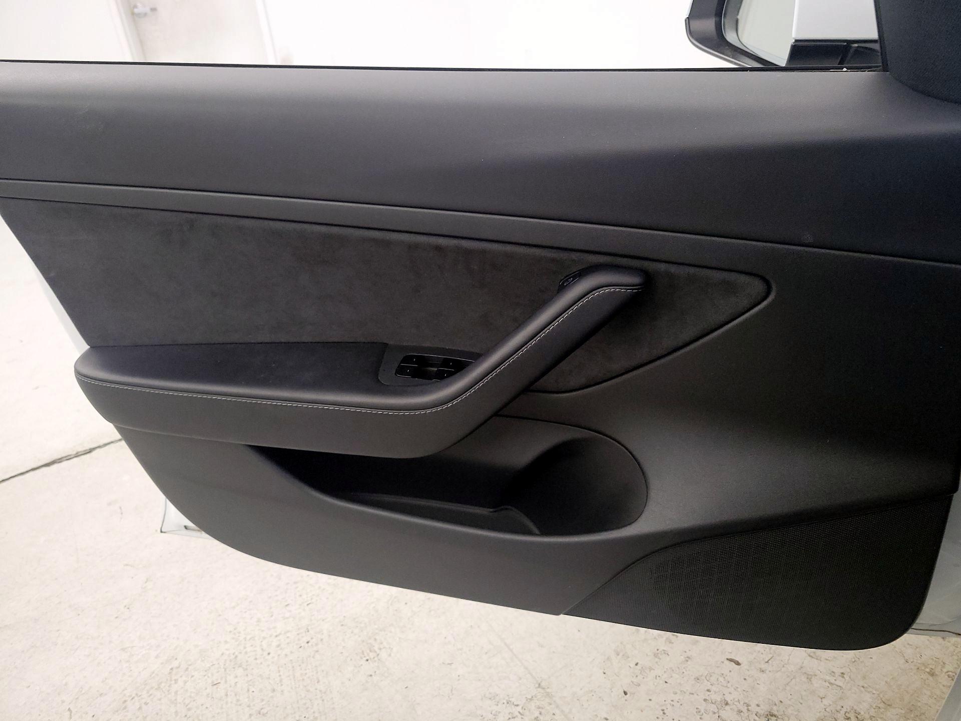 Thumbnail: 2021 Tesla Model 3 - 12