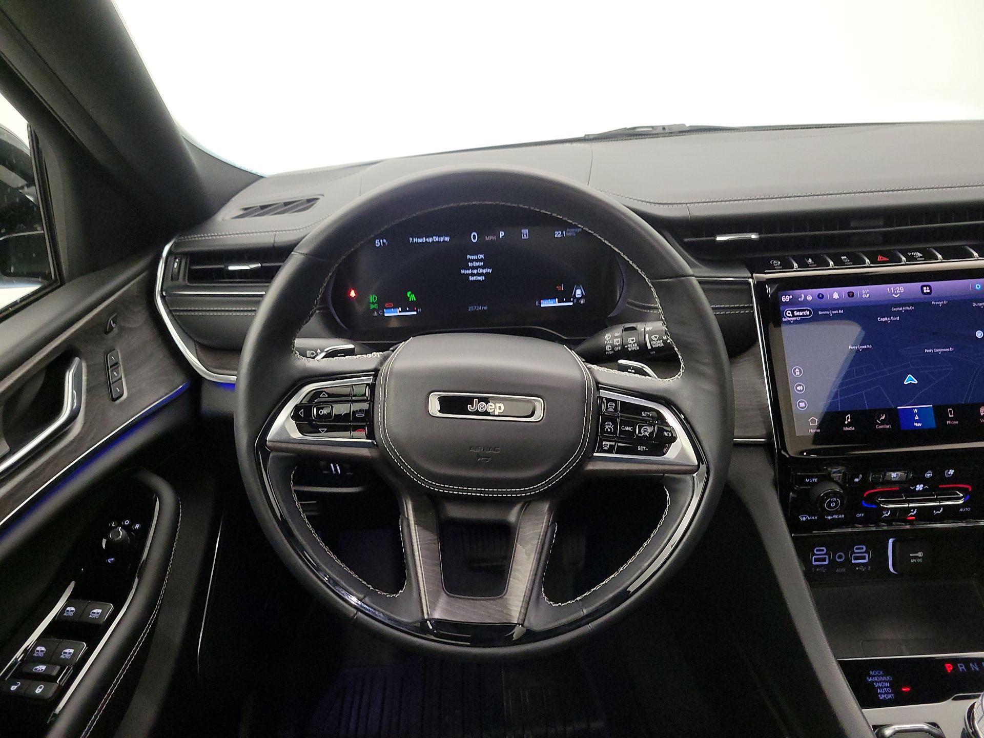 Thumbnail: 2024 Jeep Grand Cherokee - 10