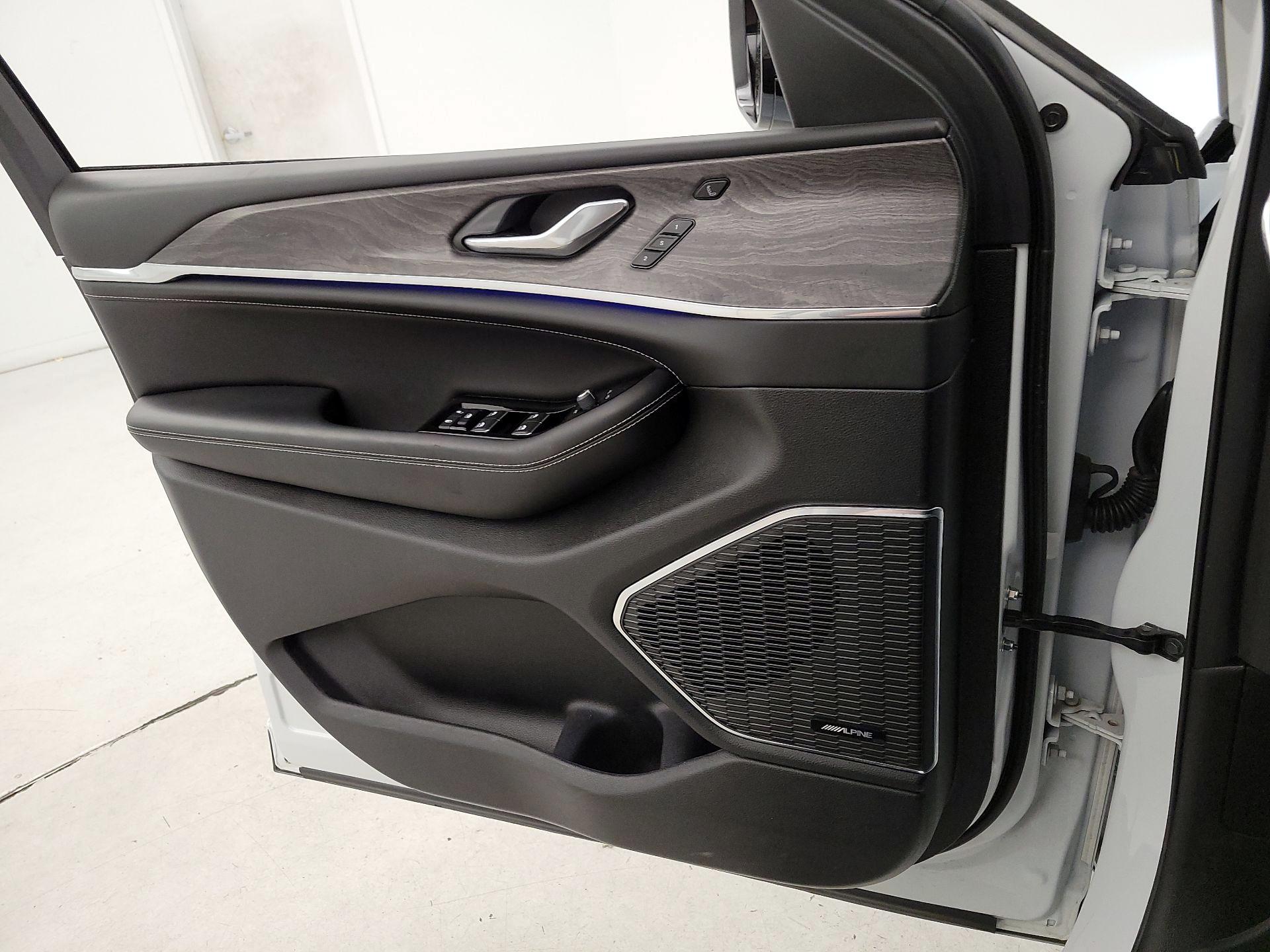 Thumbnail: 2024 Jeep Grand Cherokee - 12