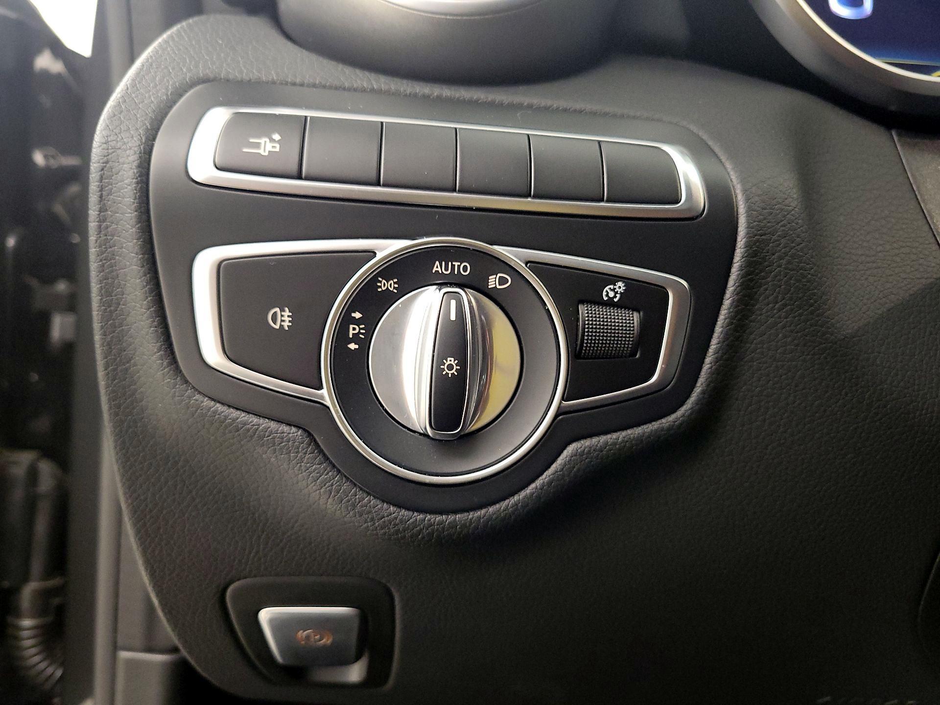 Thumbnail: 2020 Mercedes-Benz C-Class - 13