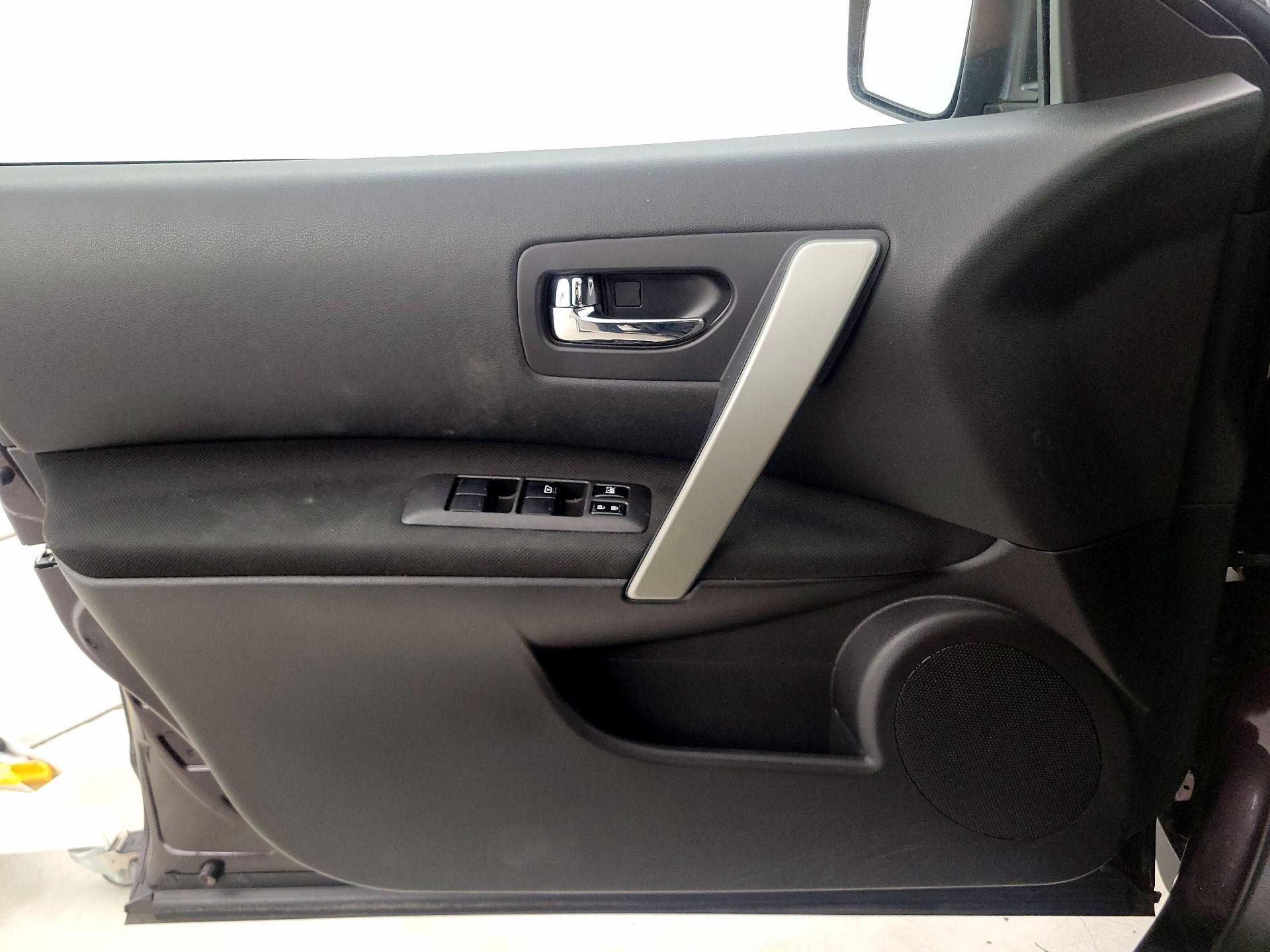 Thumbnail: 2013 Nissan Rogue - 12