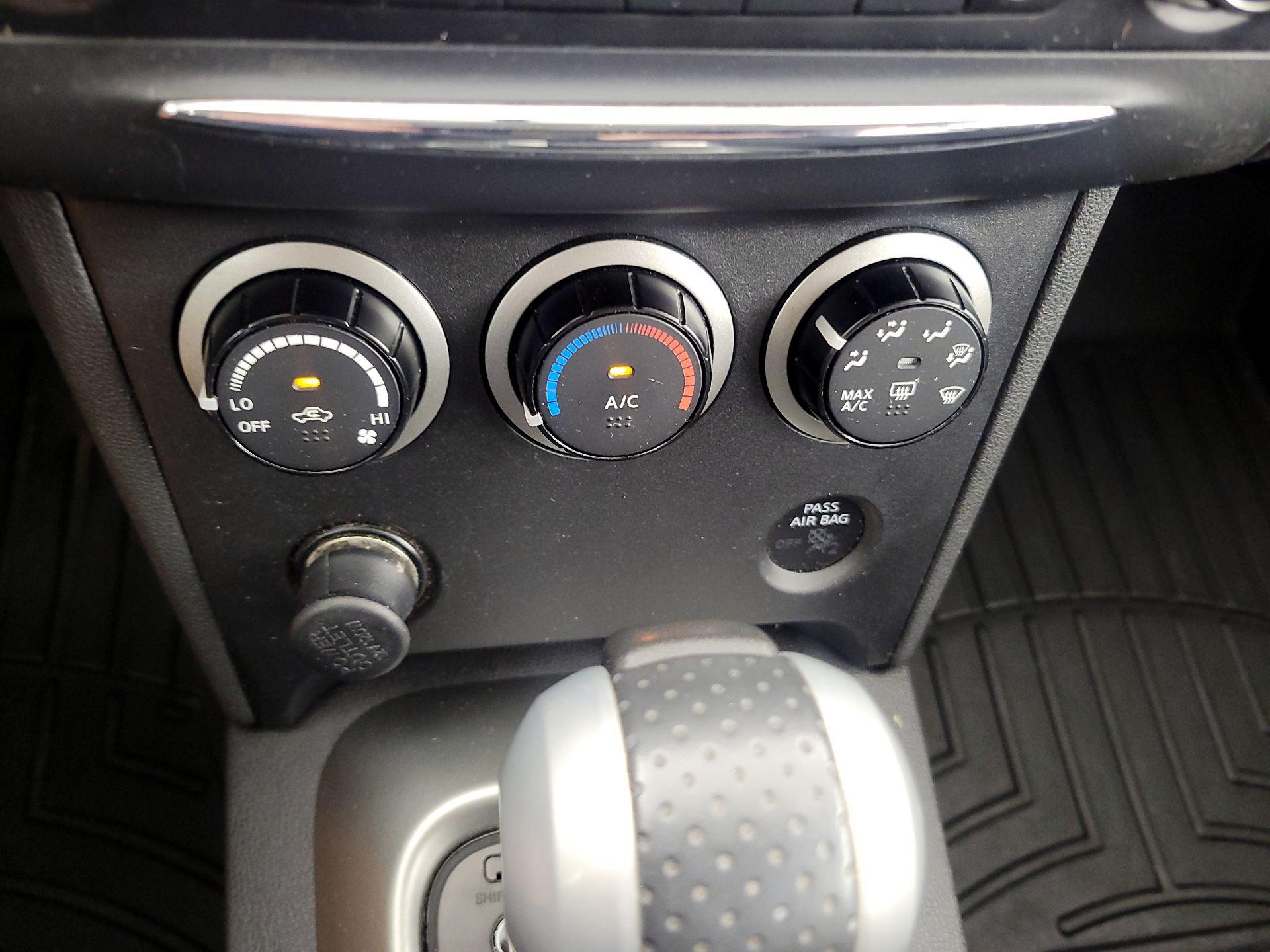 Thumbnail: 2013 Nissan Rogue - 16
