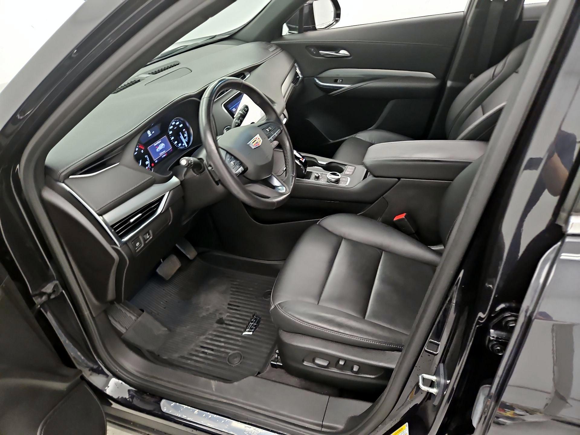 Thumbnail: 2023 Cadillac XT4 - 11