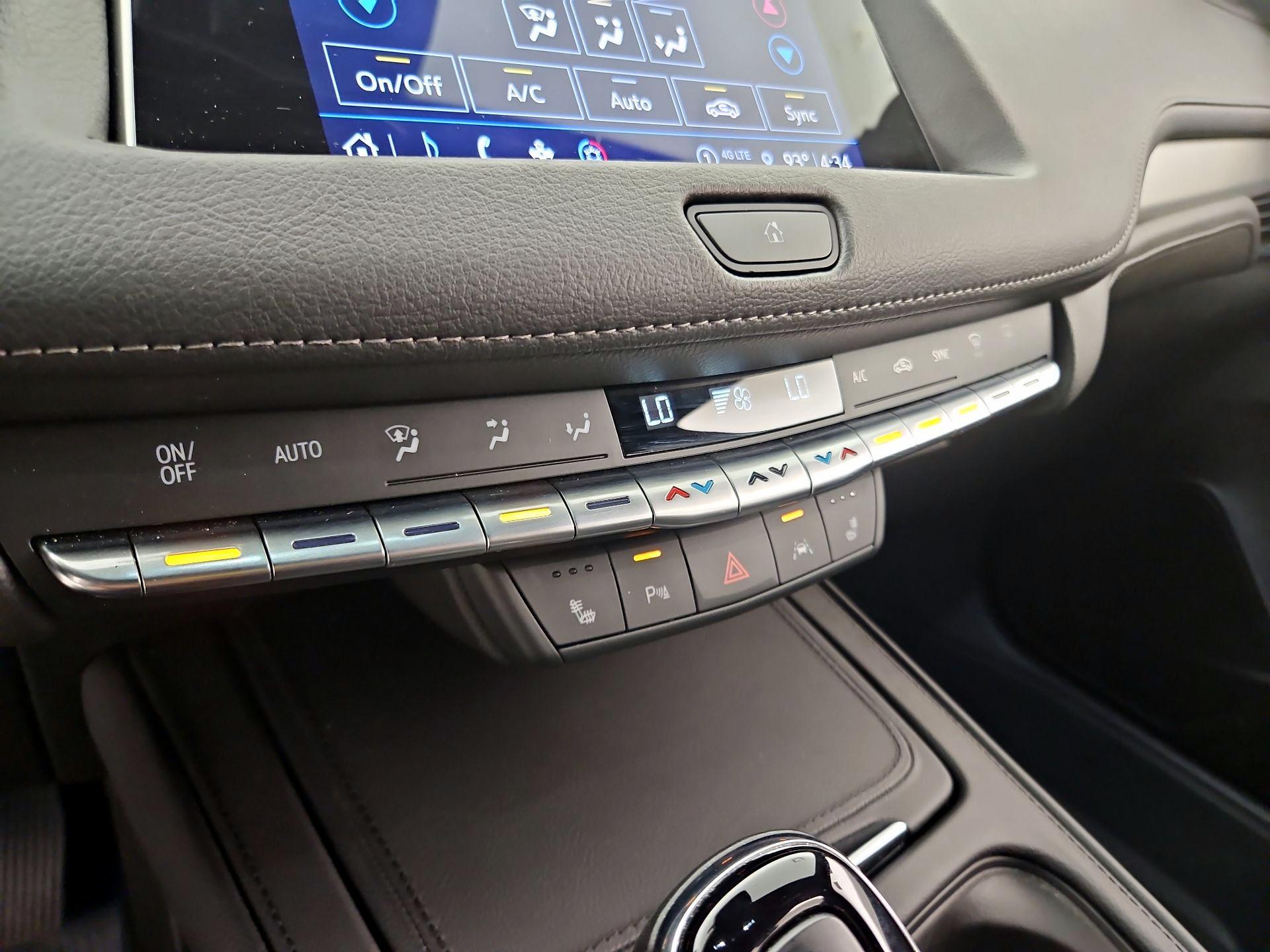 Thumbnail: 2023 Cadillac XT4 - 16