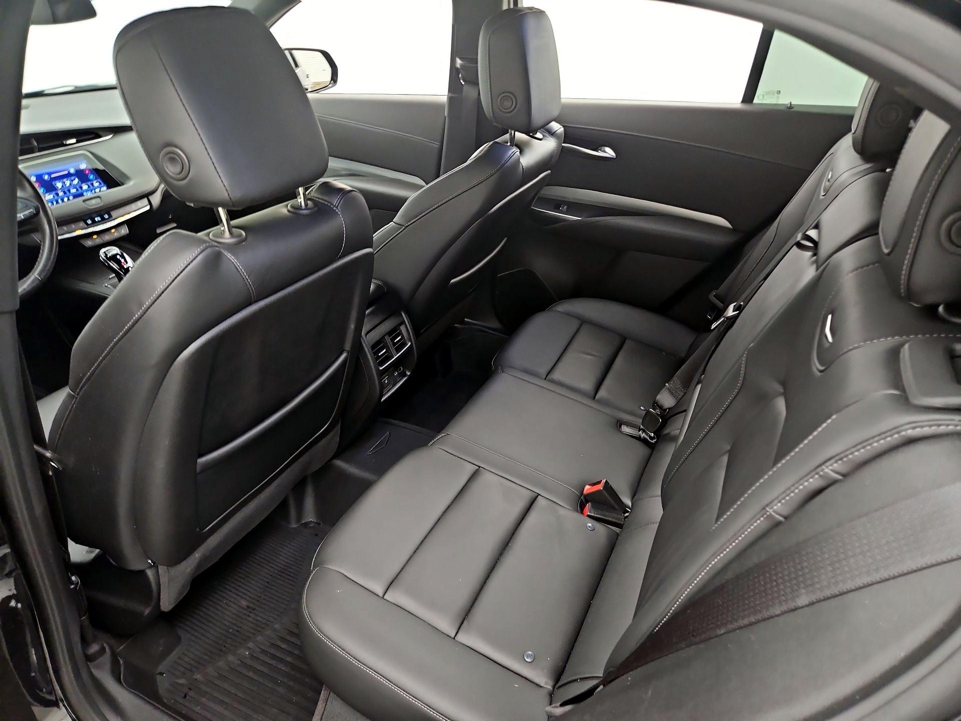 Thumbnail: 2023 Cadillac XT4 - 19