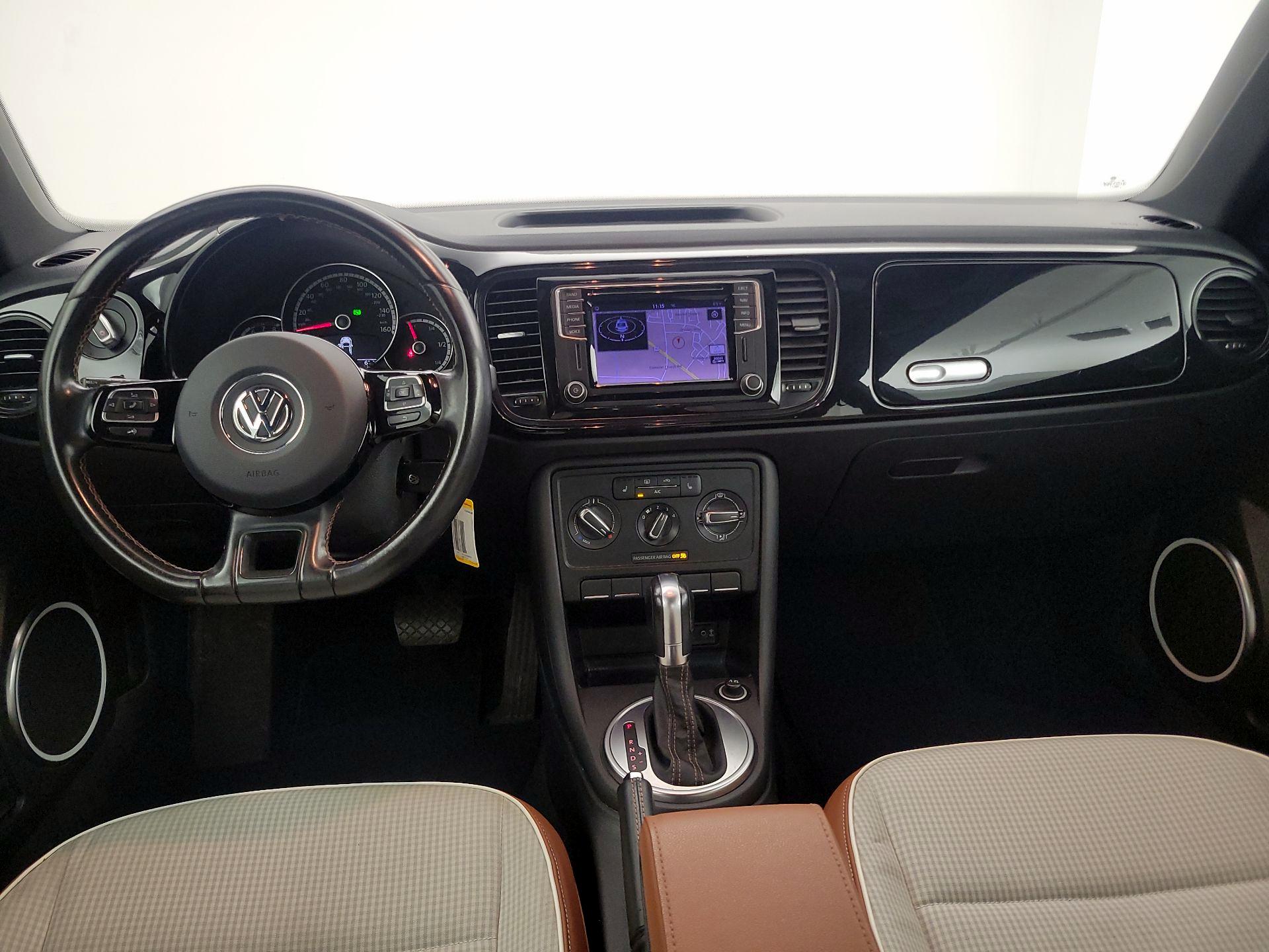 Thumbnail: 2016 Volkswagen Beetle - 9