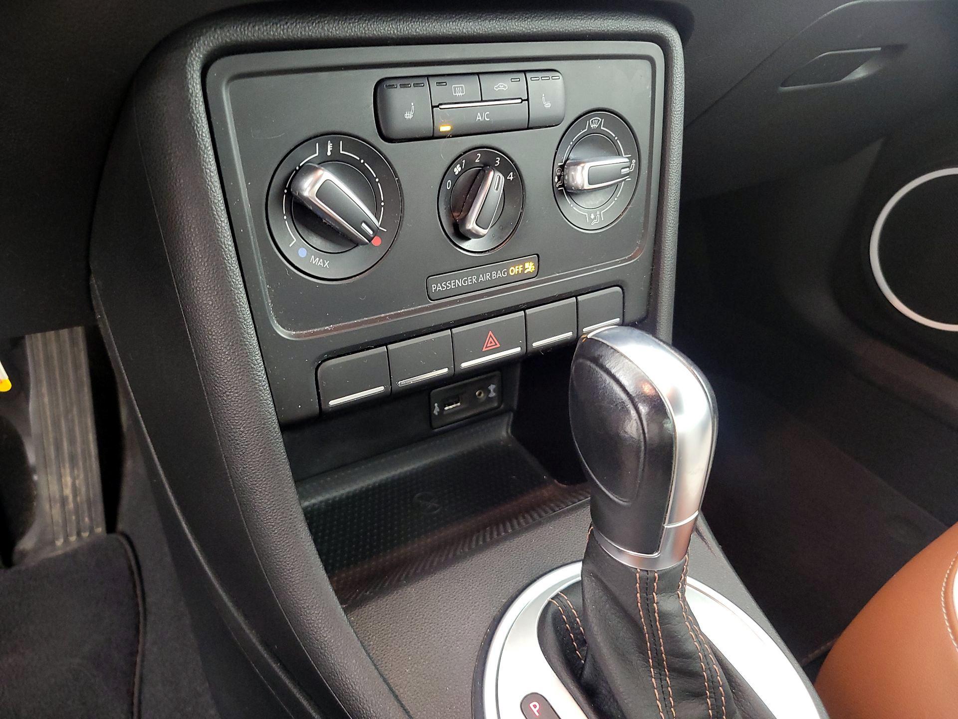 Thumbnail: 2016 Volkswagen Beetle - 16