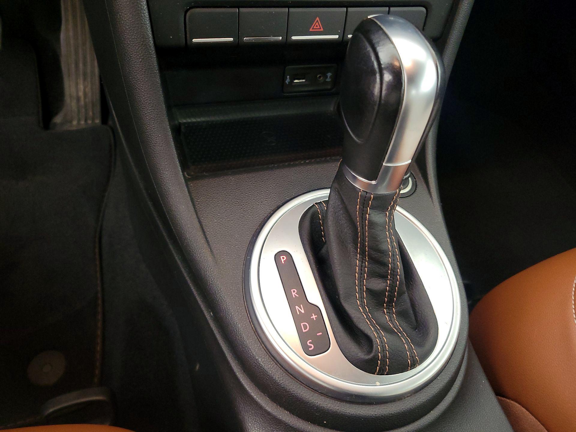 Thumbnail: 2016 Volkswagen Beetle - 17