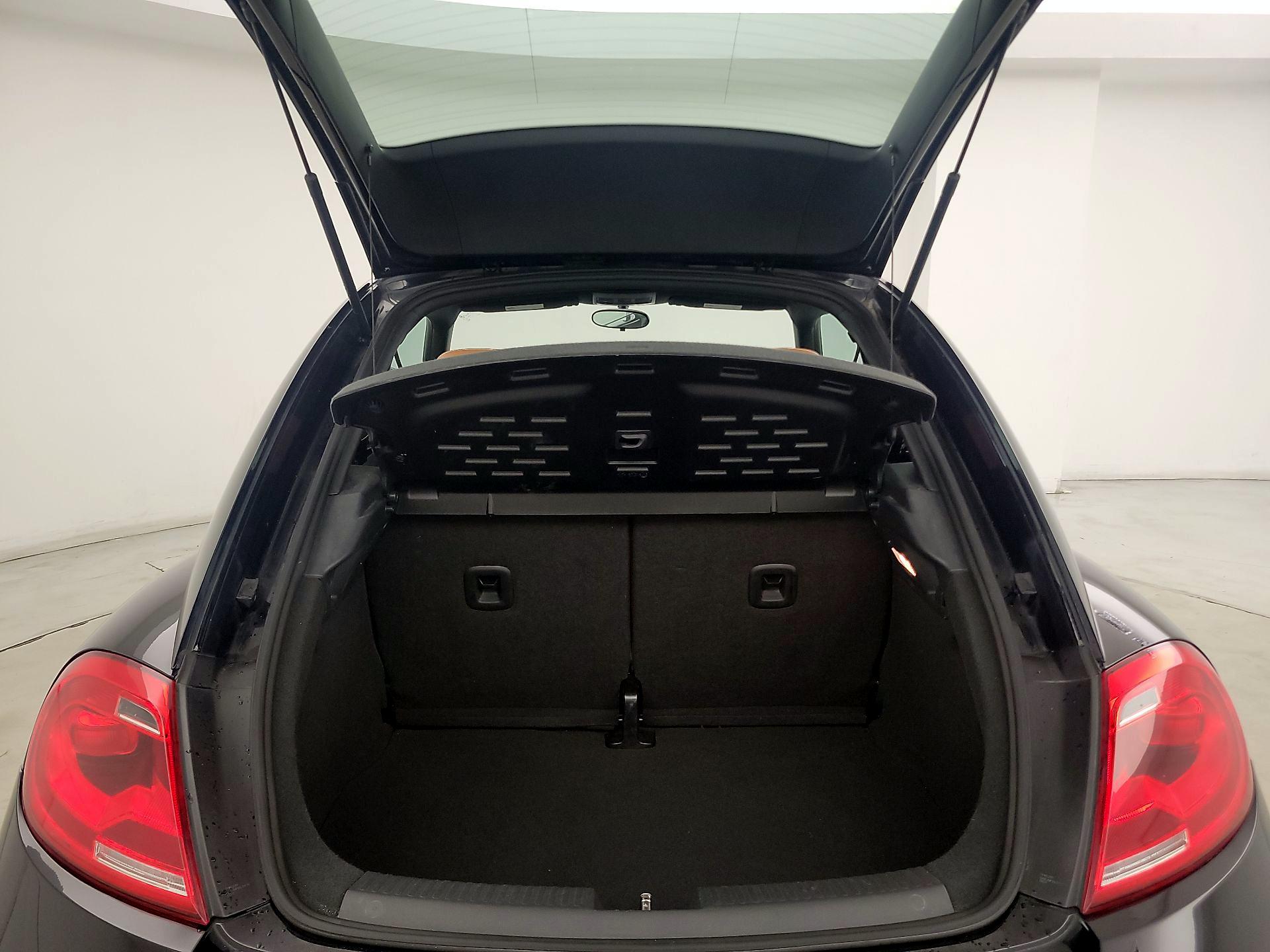 Thumbnail: 2016 Volkswagen Beetle - 20