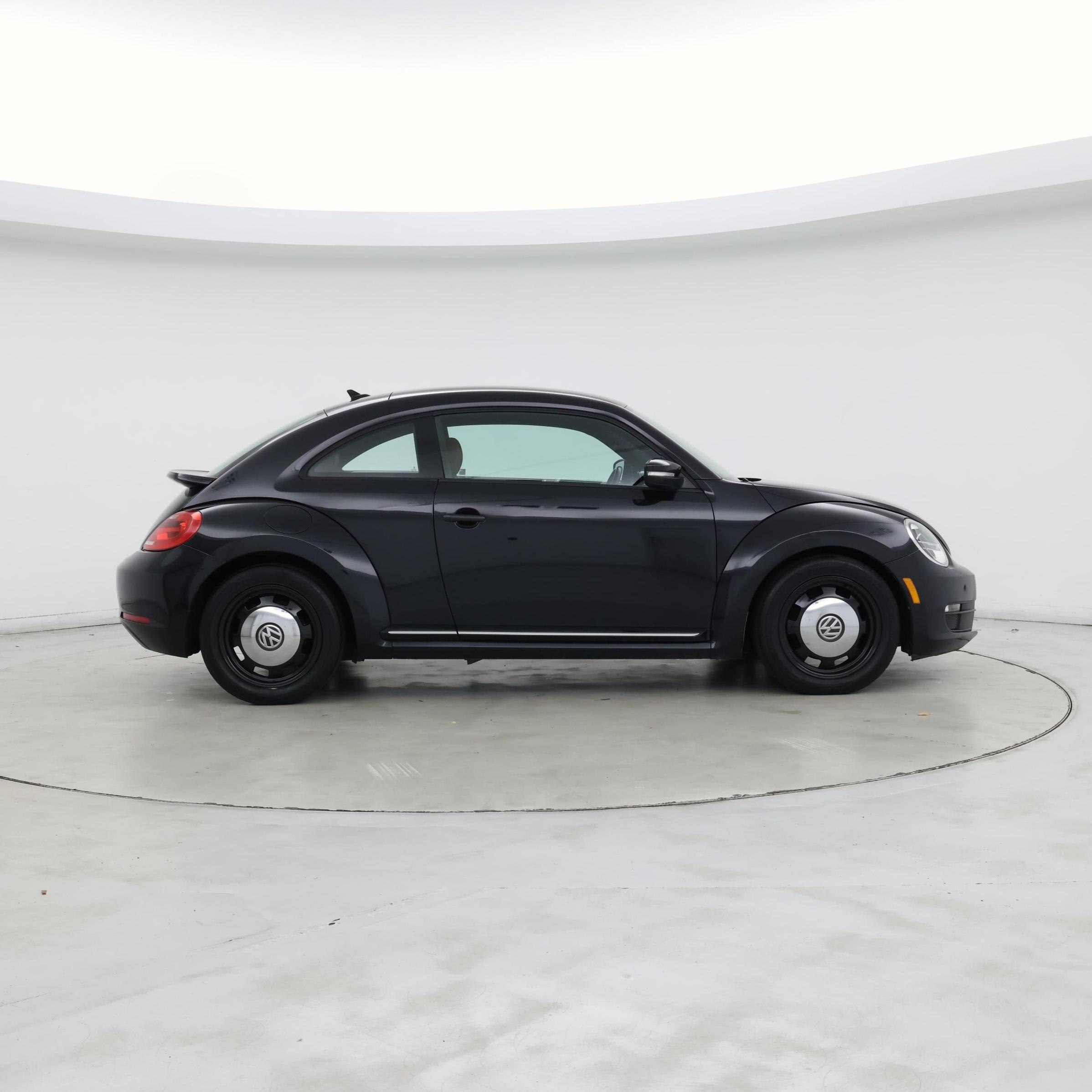 Thumbnail: 2016 Volkswagen Beetle - 7