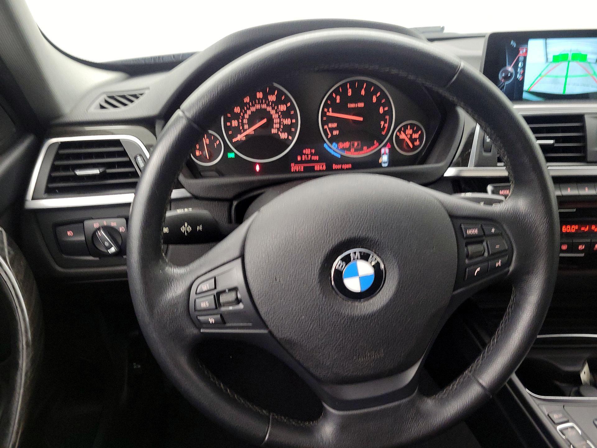 Thumbnail: 2016 BMW 3 Series - 10