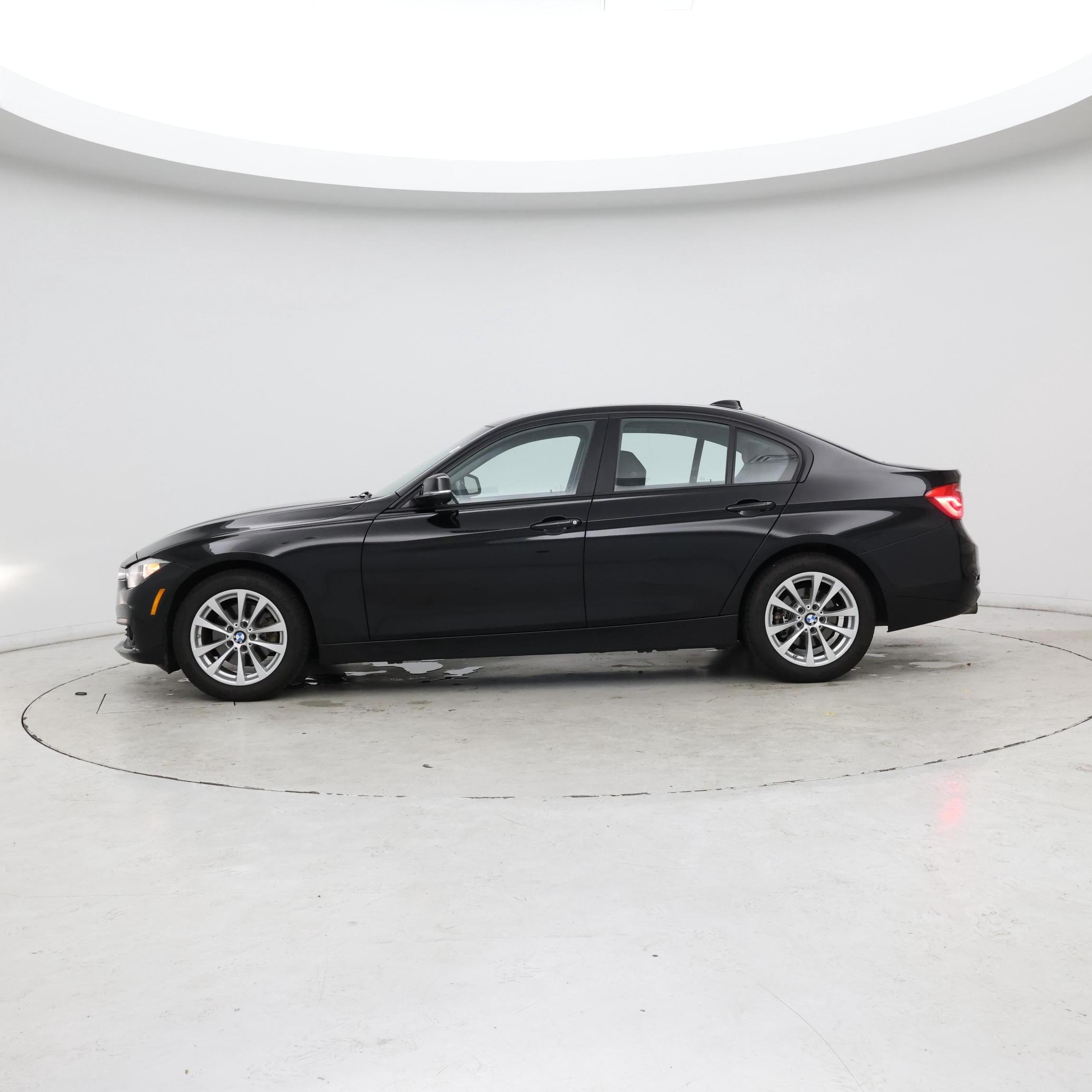 Thumbnail: 2016 BMW 3 Series - 3