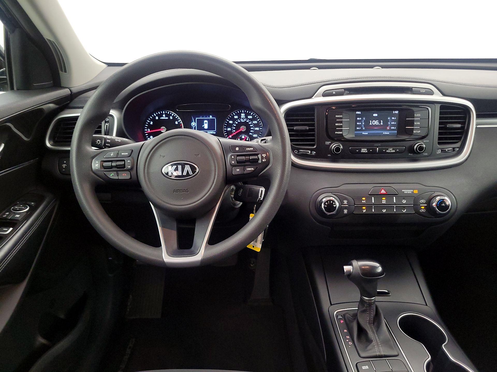 Thumbnail: 2017 Kia Sorento - 10