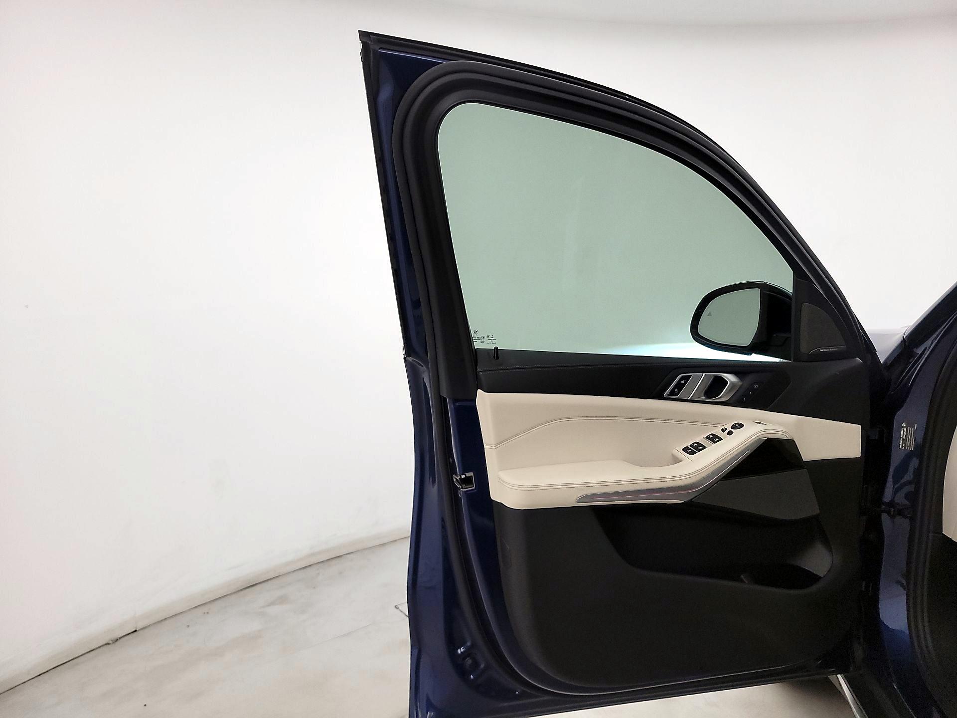 Thumbnail: 2021 BMW X5 - 12