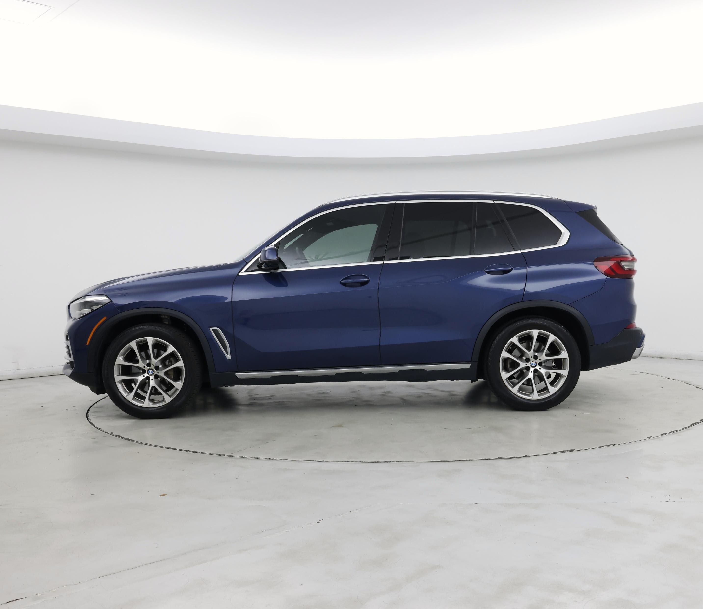 Thumbnail: 2021 BMW X5 - 3