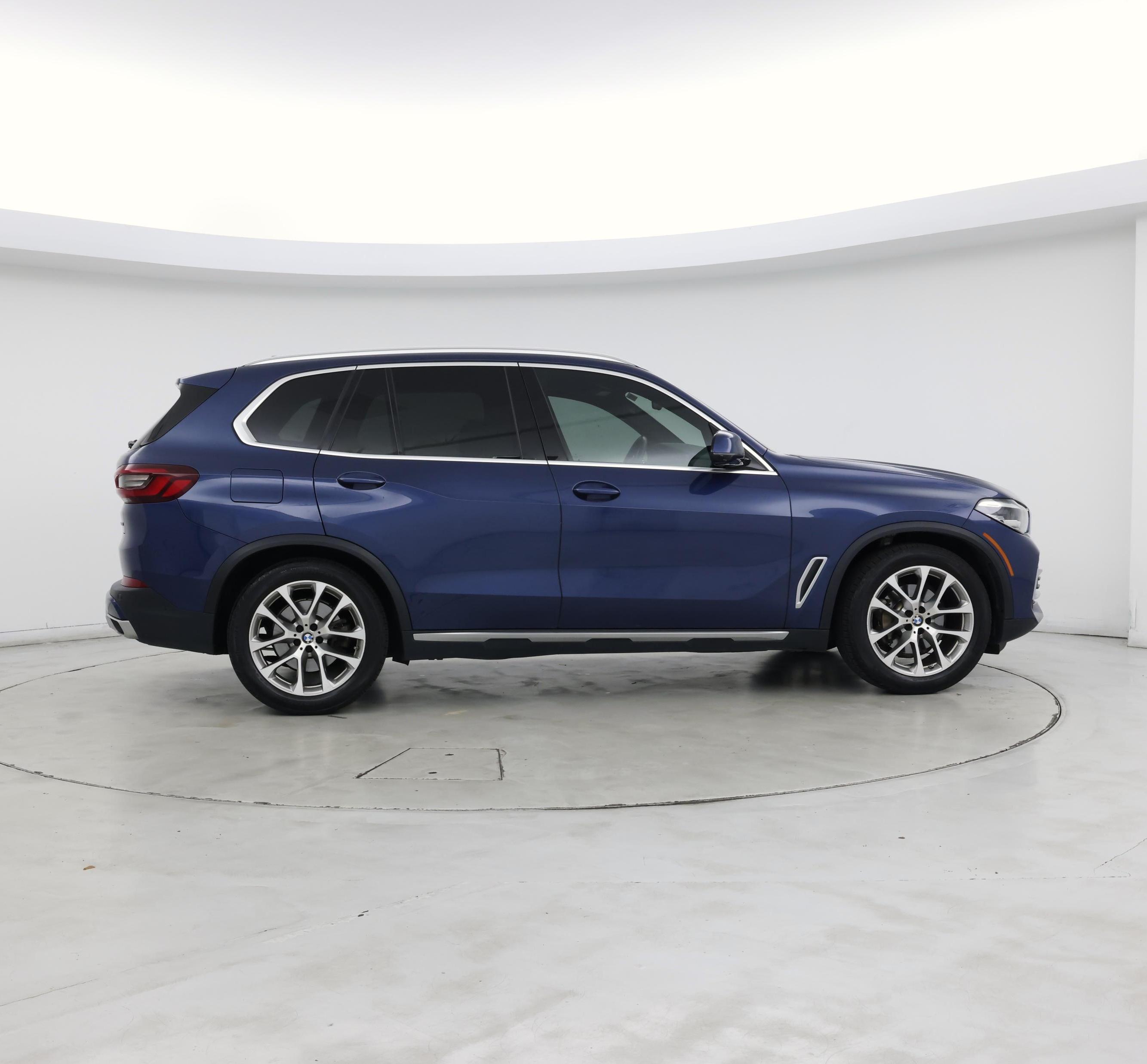 Thumbnail: 2021 BMW X5 - 7