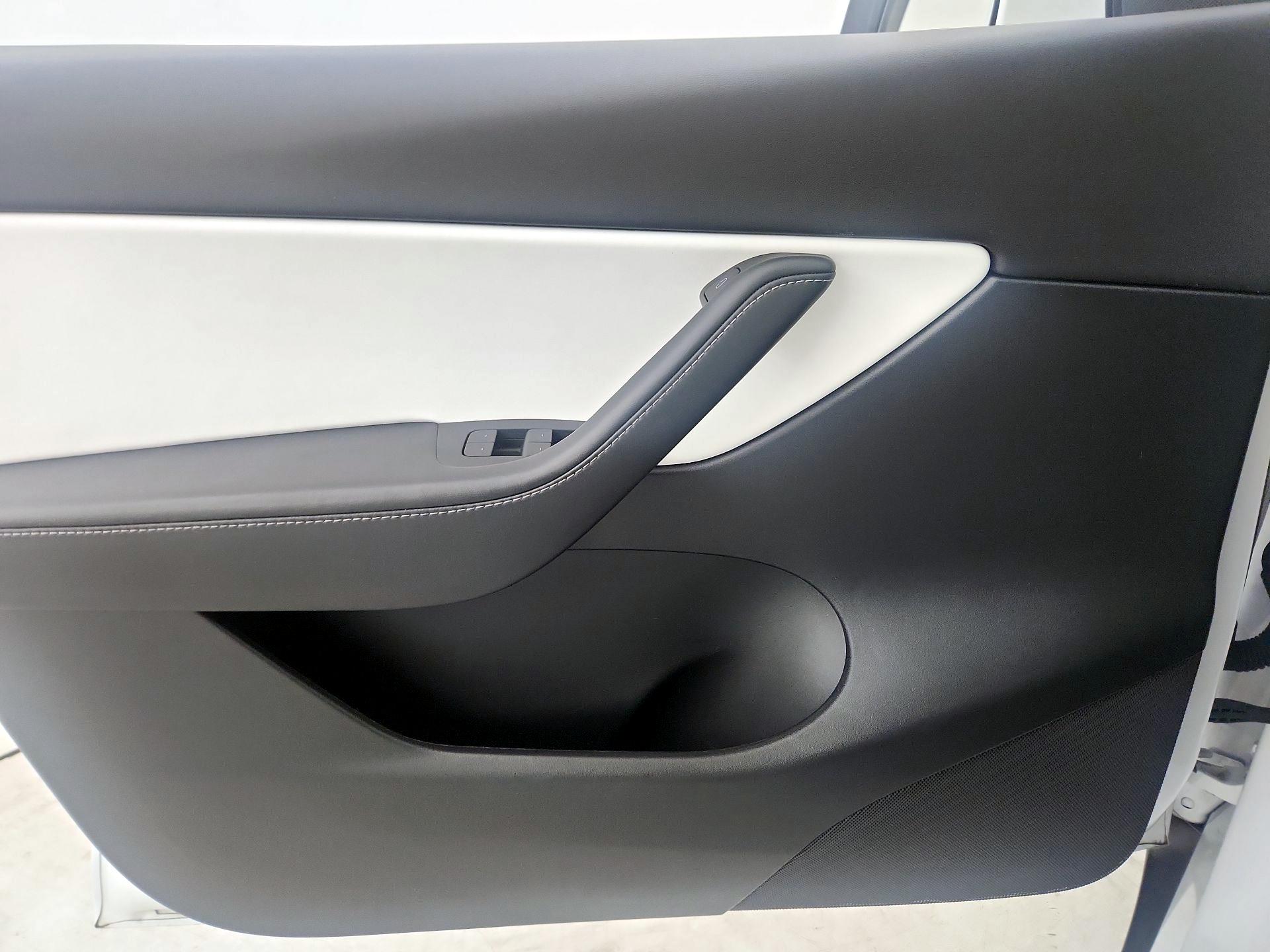 Thumbnail: 2022 Tesla Model Y - 12