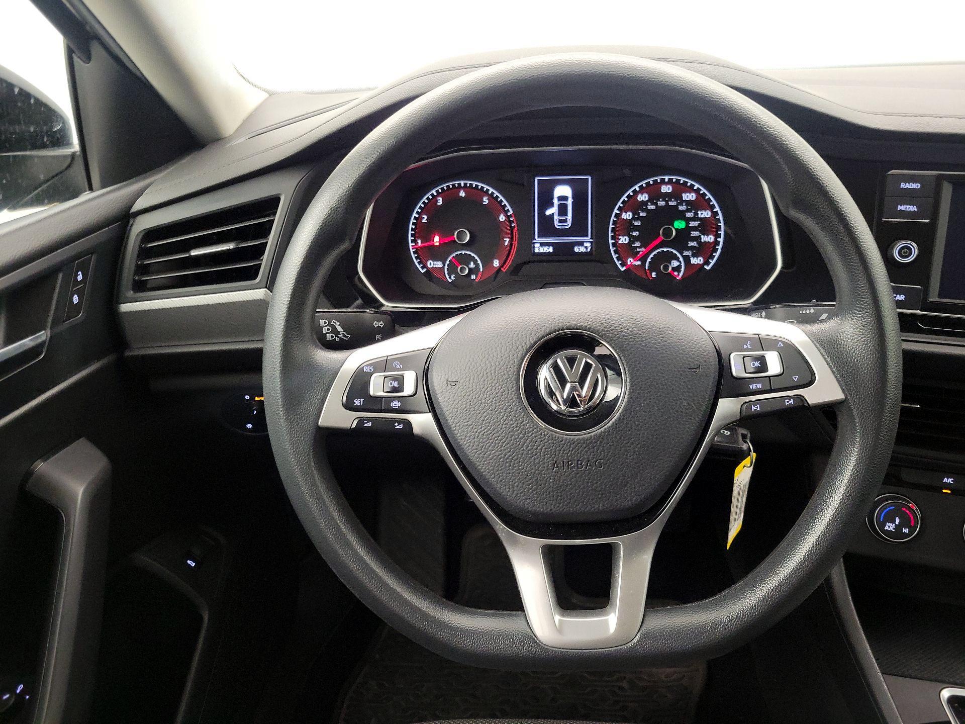 Thumbnail: 2019 Volkswagen Jetta - 10