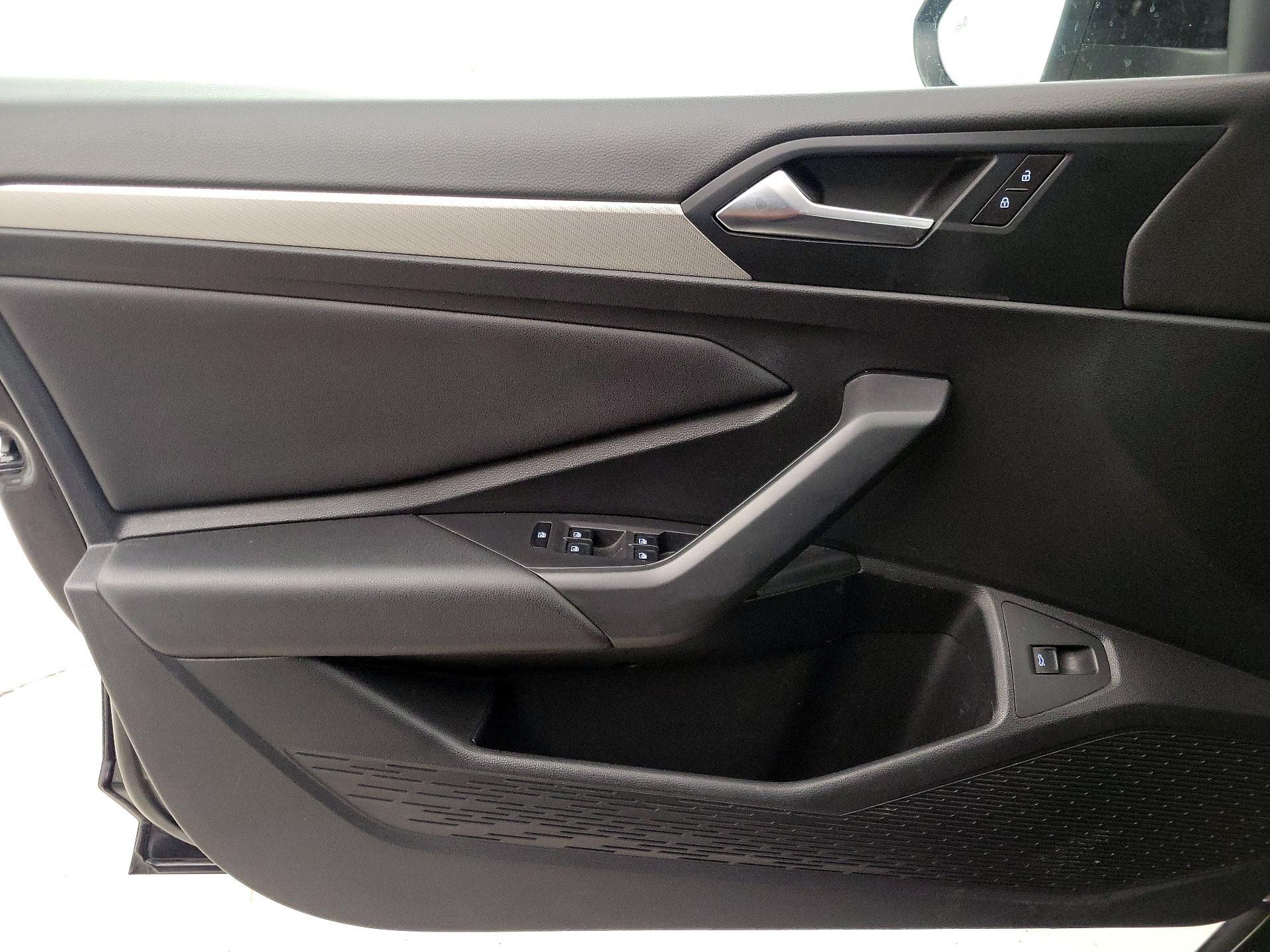 Thumbnail: 2019 Volkswagen Jetta - 12