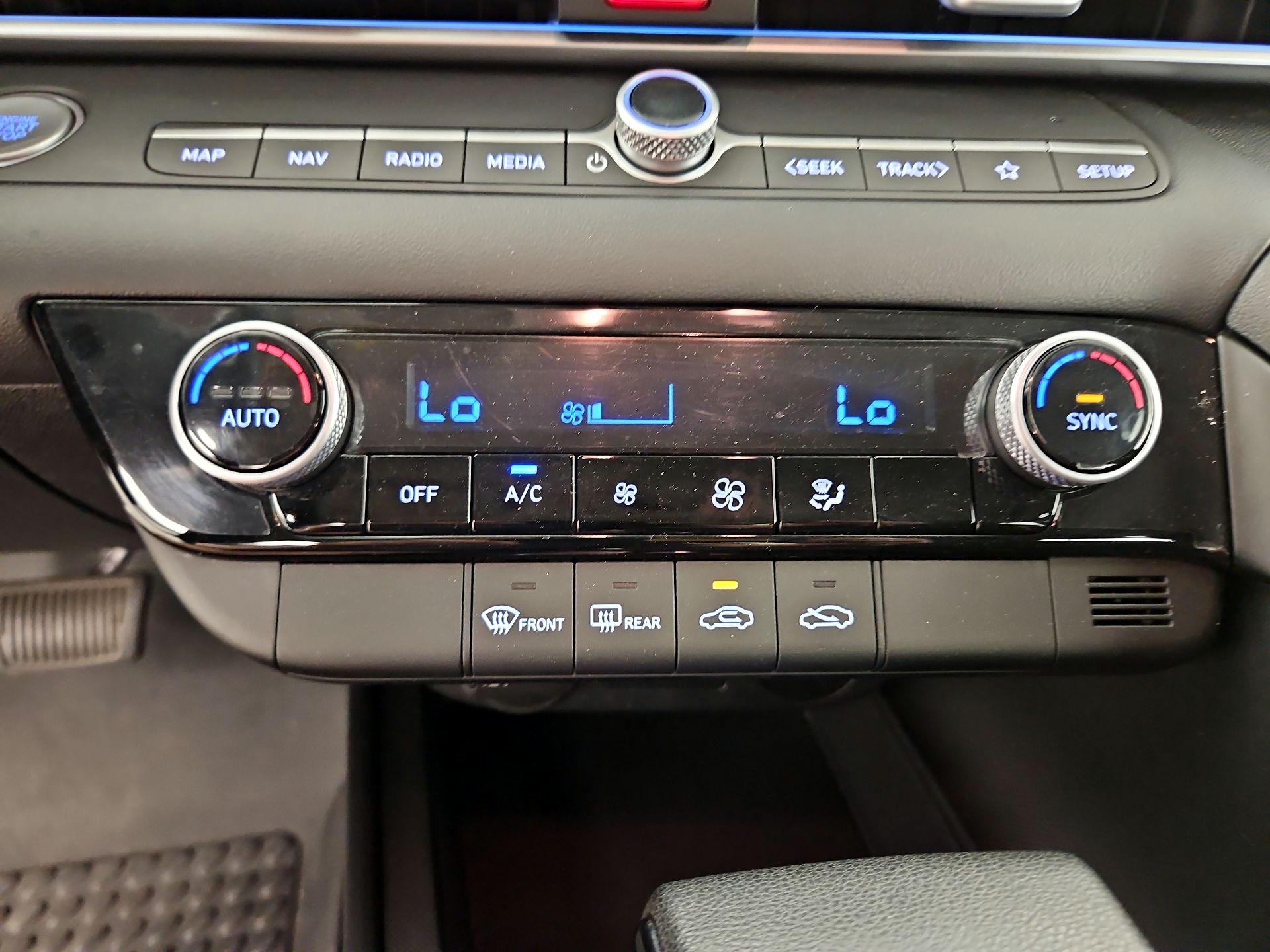 Thumbnail: 2024 Hyundai Elantra - 17