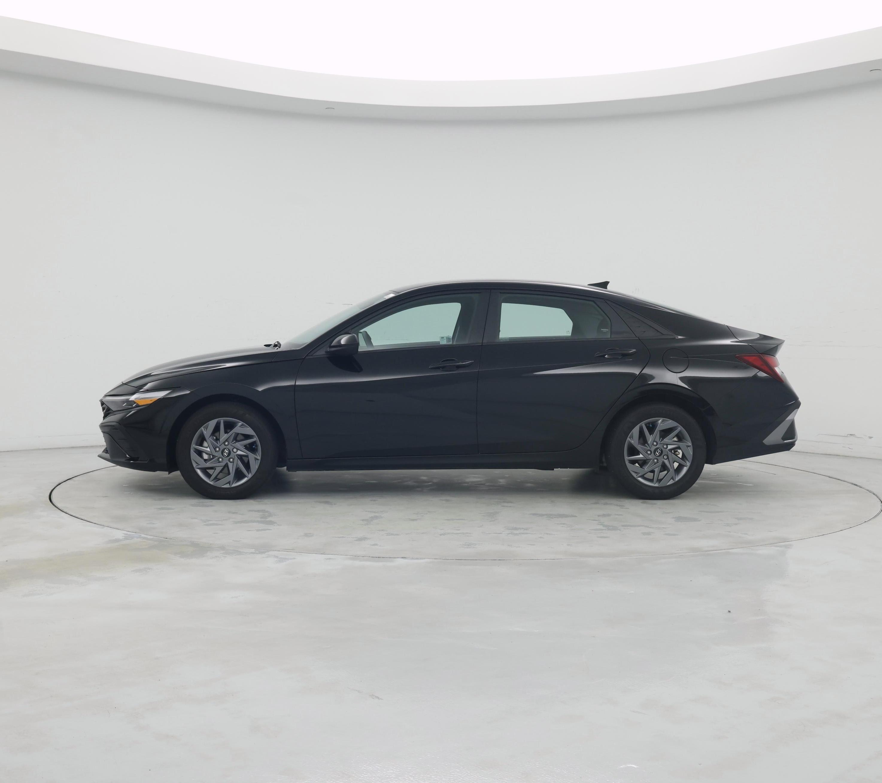 Thumbnail: 2024 Hyundai Elantra - 3