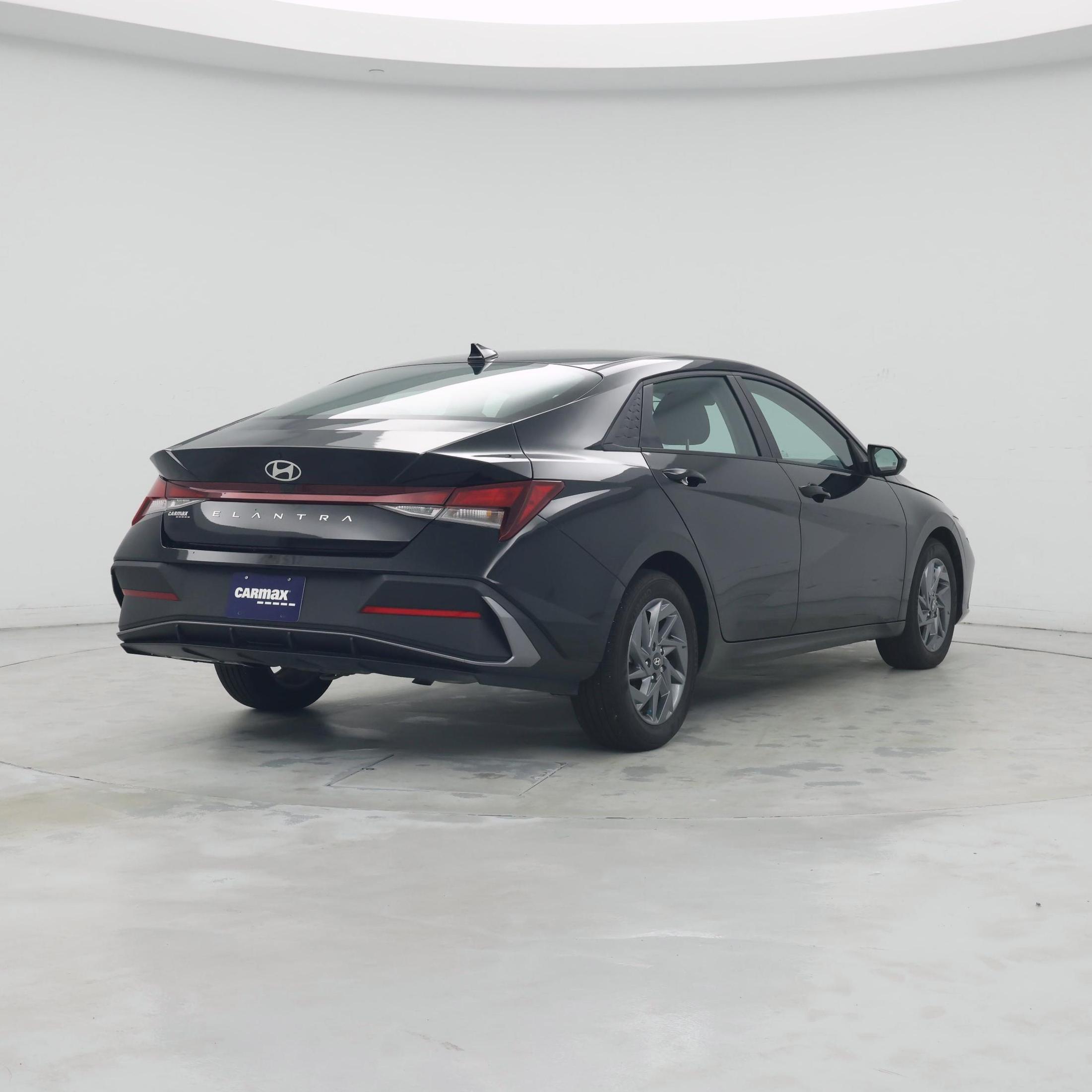 Thumbnail: 2024 Hyundai Elantra - 8