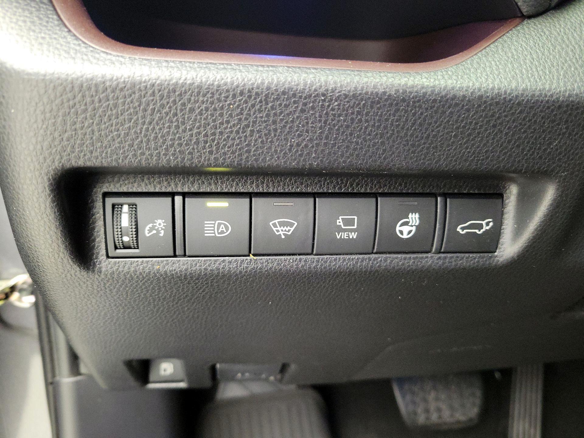 Thumbnail: 2020 Toyota RAV4 - 13