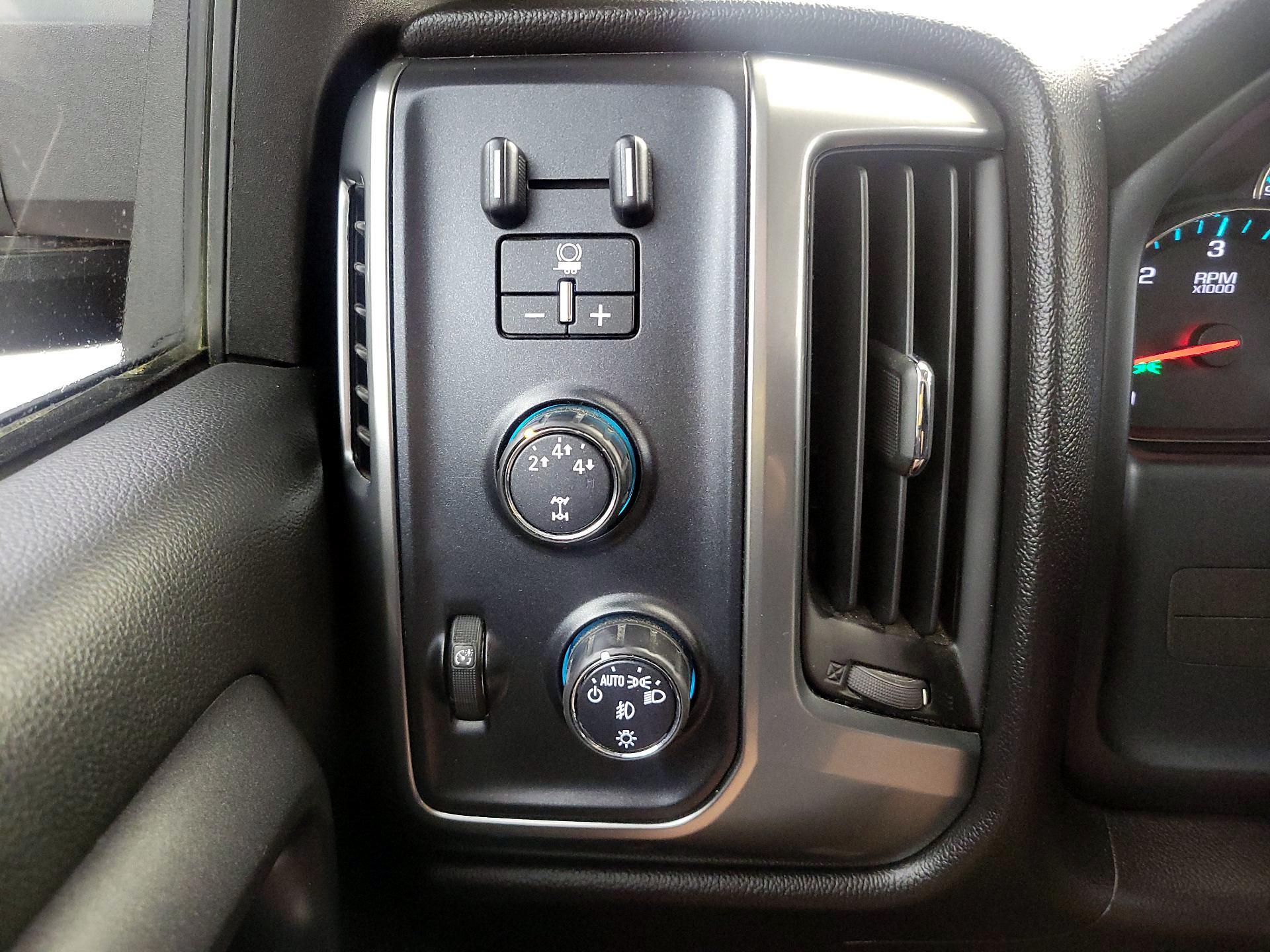 Thumbnail: 2016 Chevrolet Silverado 2500 - 13