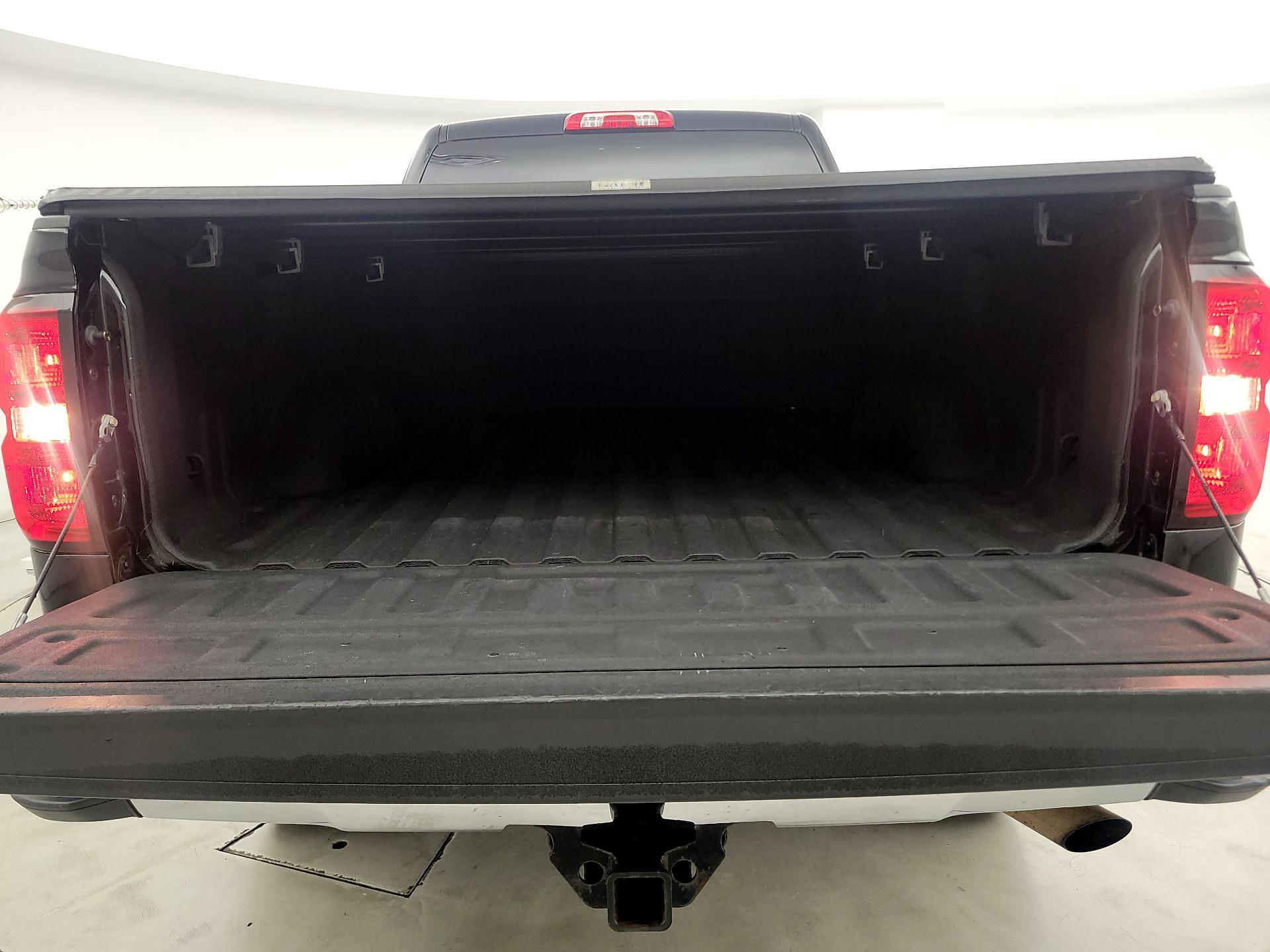 Thumbnail: 2016 Chevrolet Silverado 2500 - 20