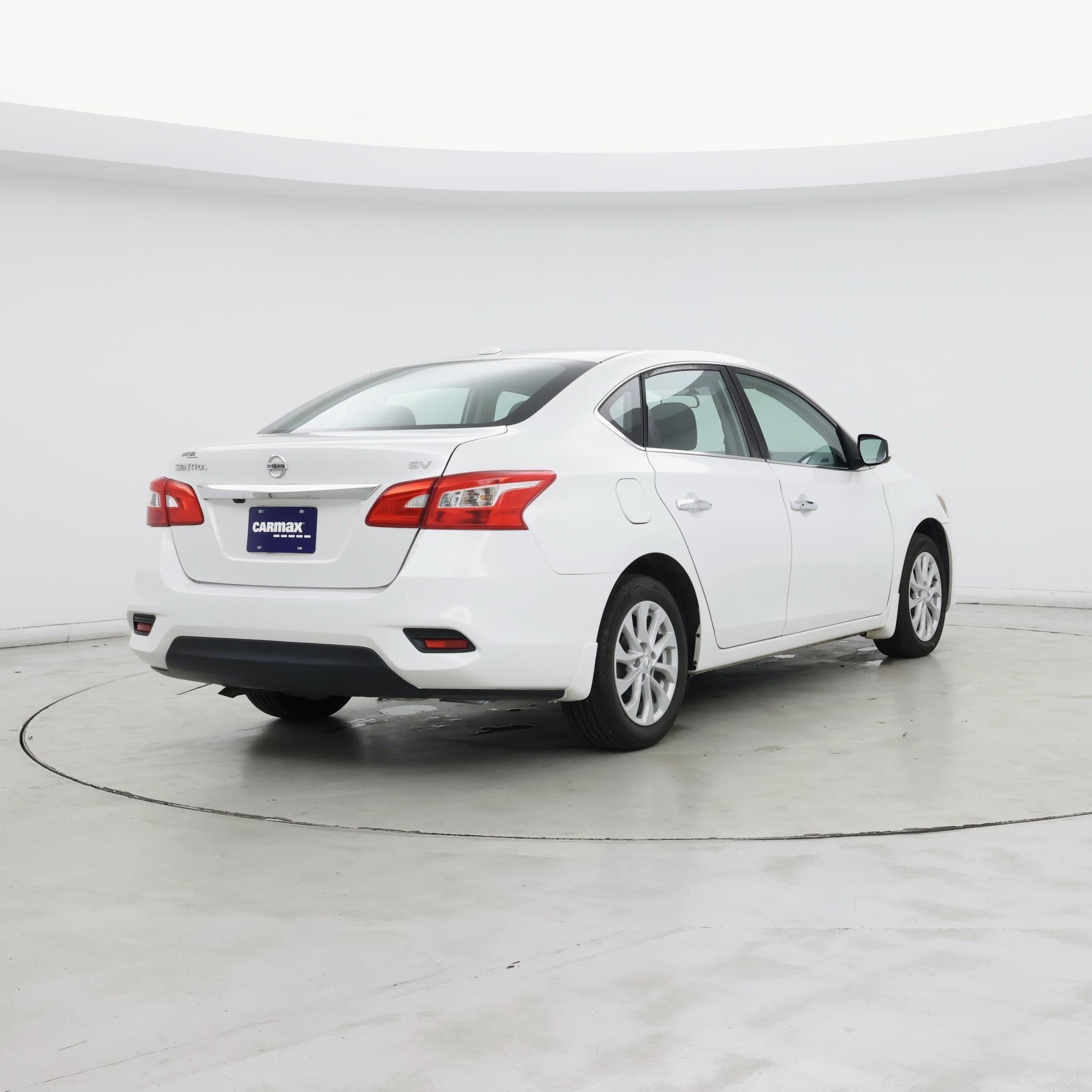 Thumbnail: 2018 Nissan Sentra - 8