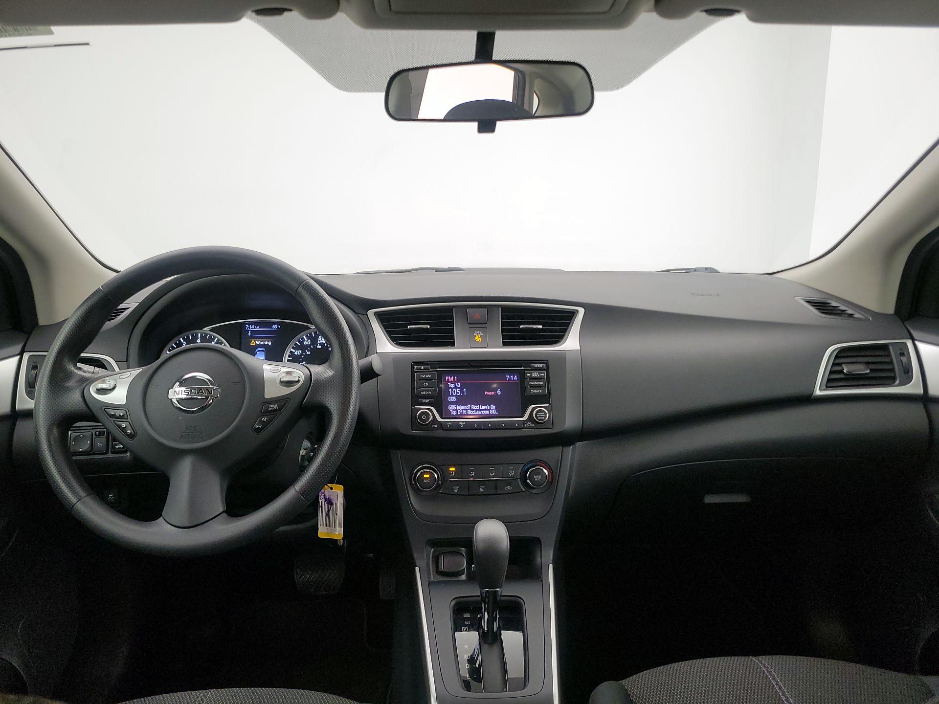 Thumbnail: 2018 Nissan Sentra - 9