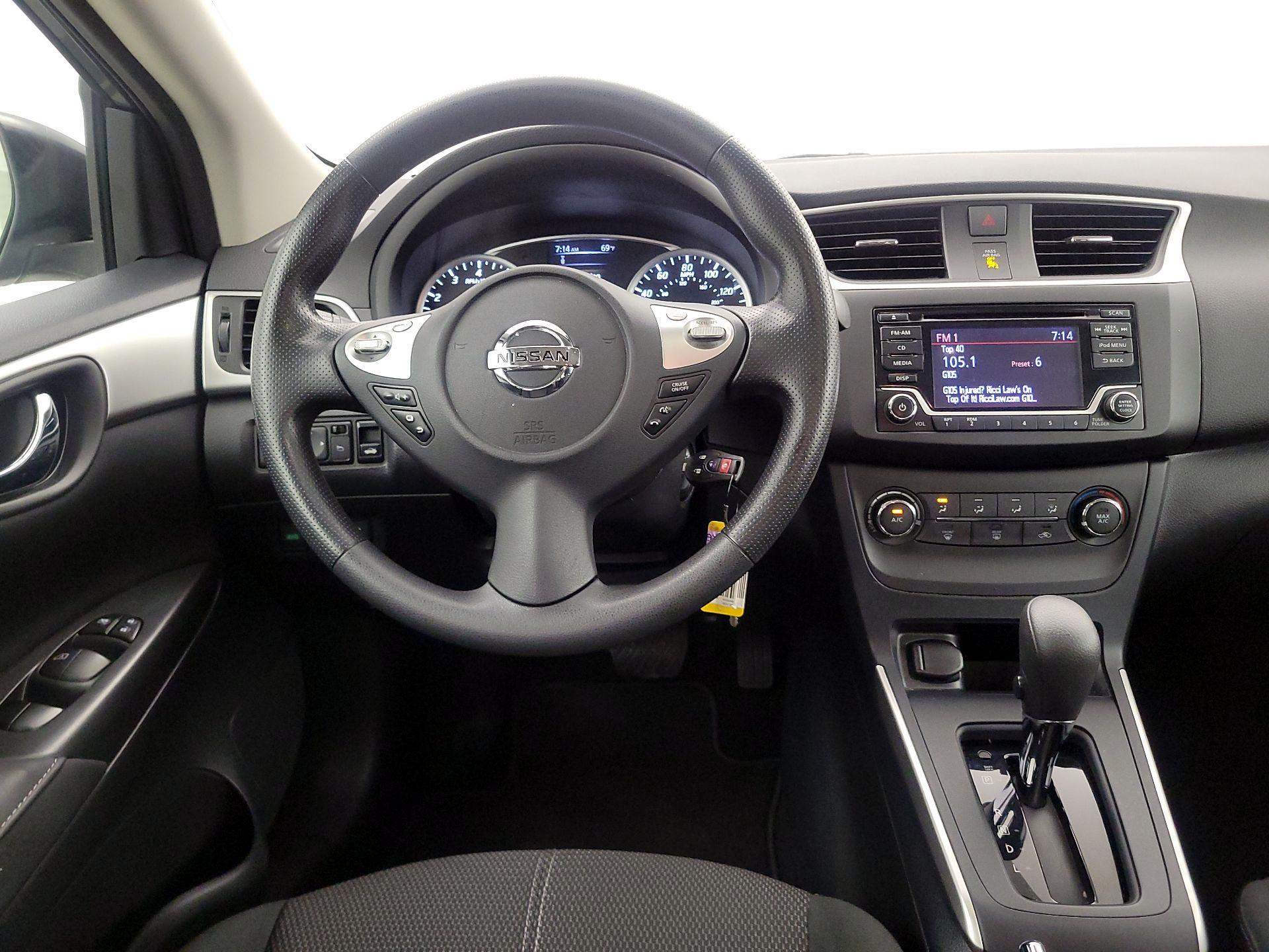 Thumbnail: 2018 Nissan Sentra - 10