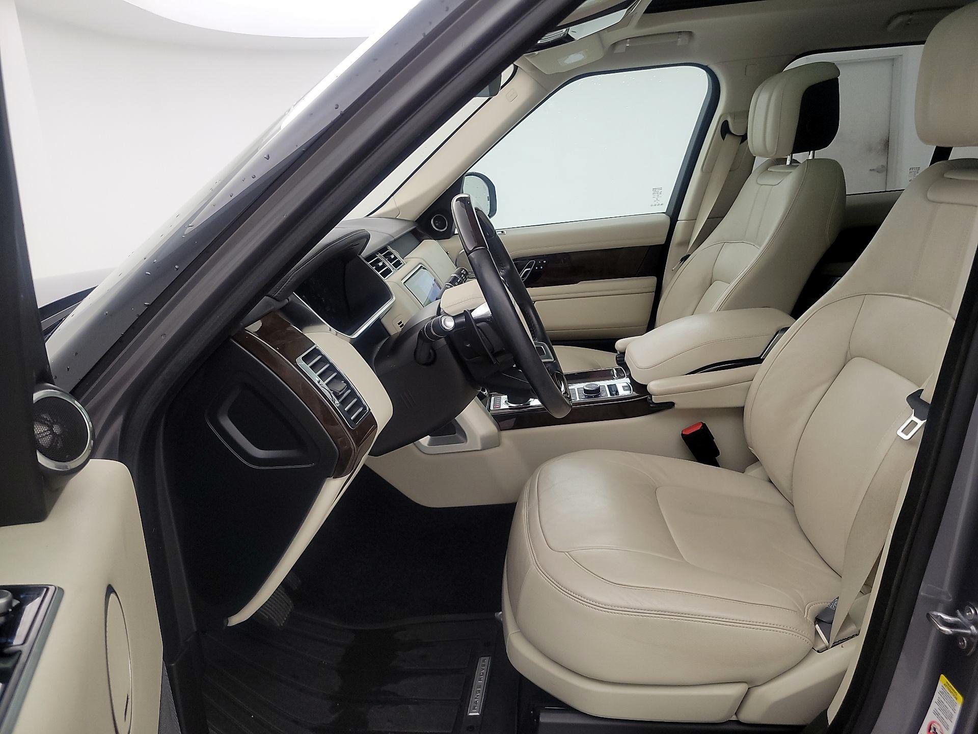 Thumbnail: 2021 Land Rover Range Rover - 11