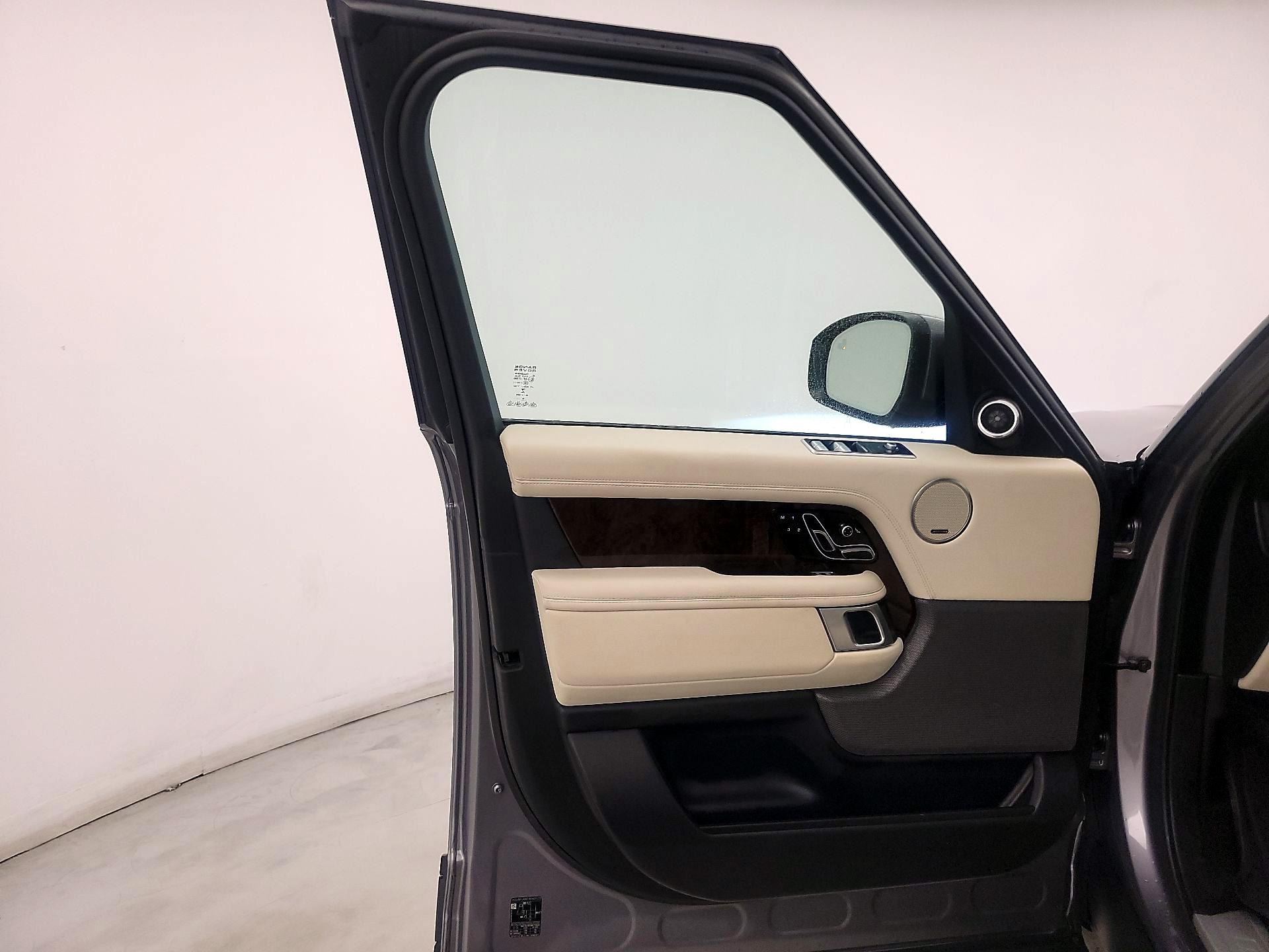 Thumbnail: 2021 Land Rover Range Rover - 12