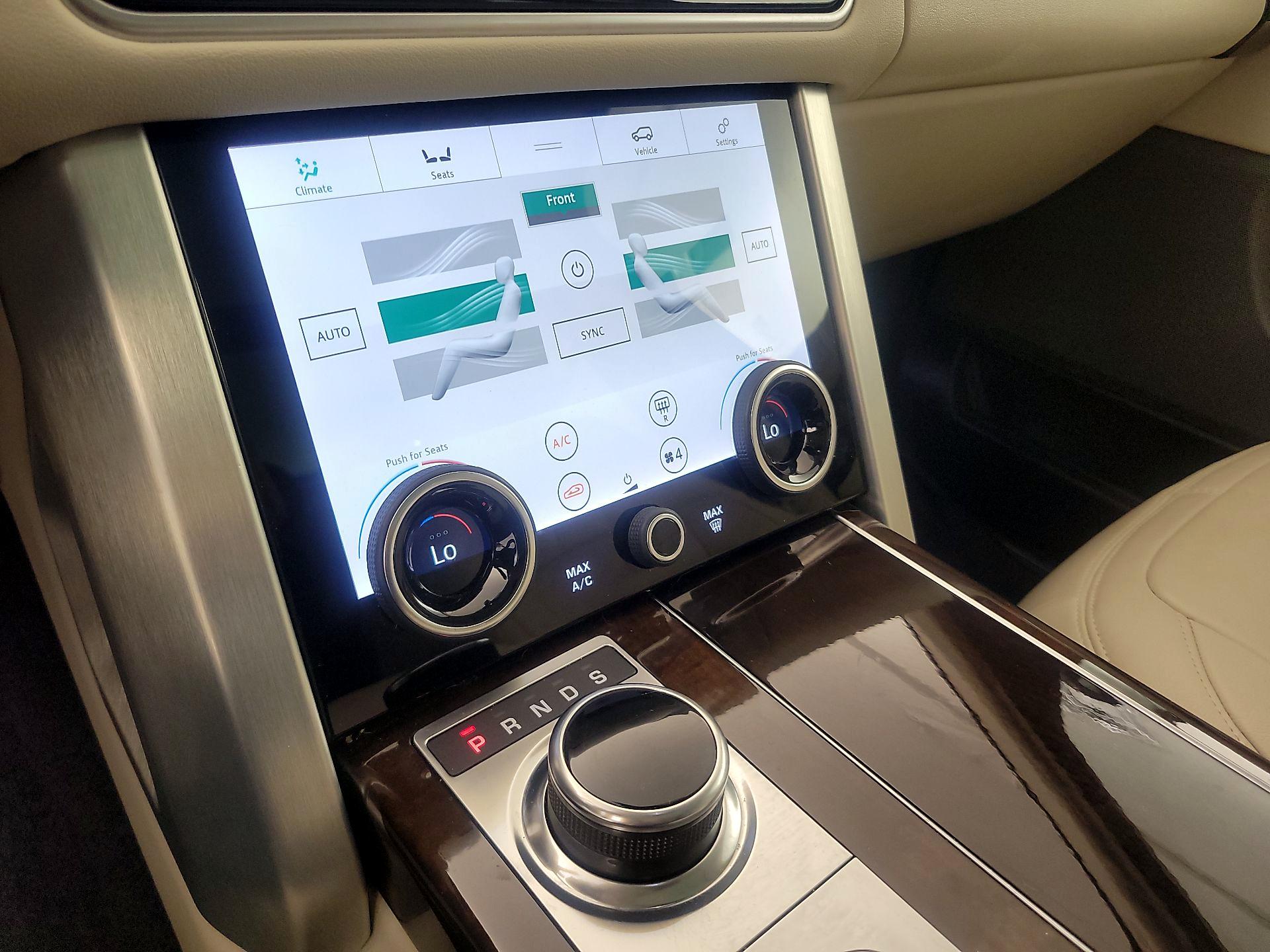 Thumbnail: 2021 Land Rover Range Rover - 17