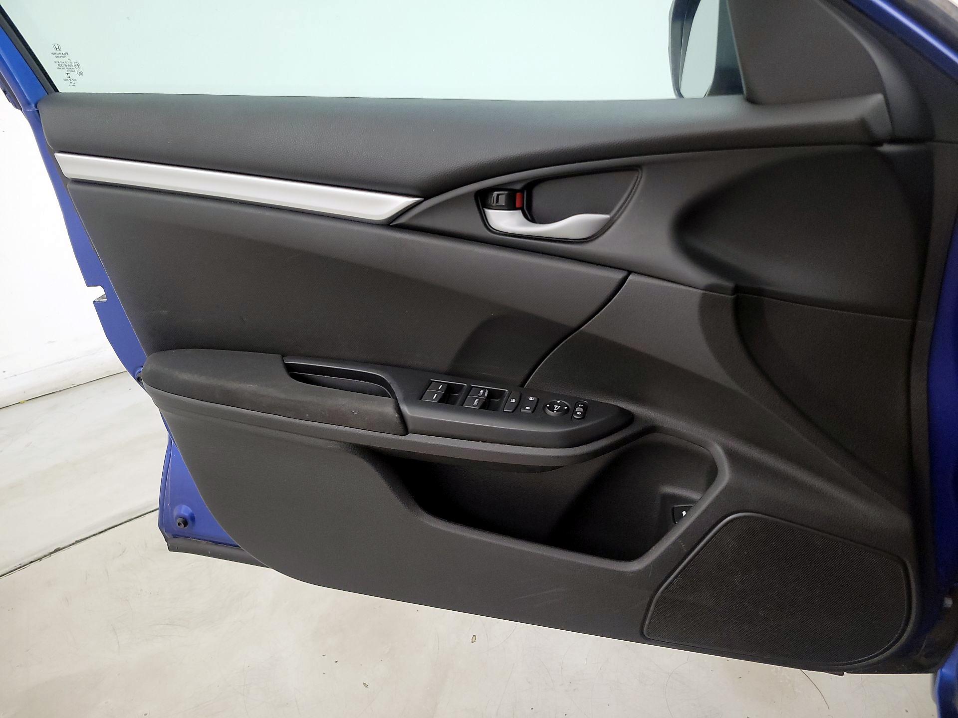 Thumbnail: 2016 Honda Civic - 12